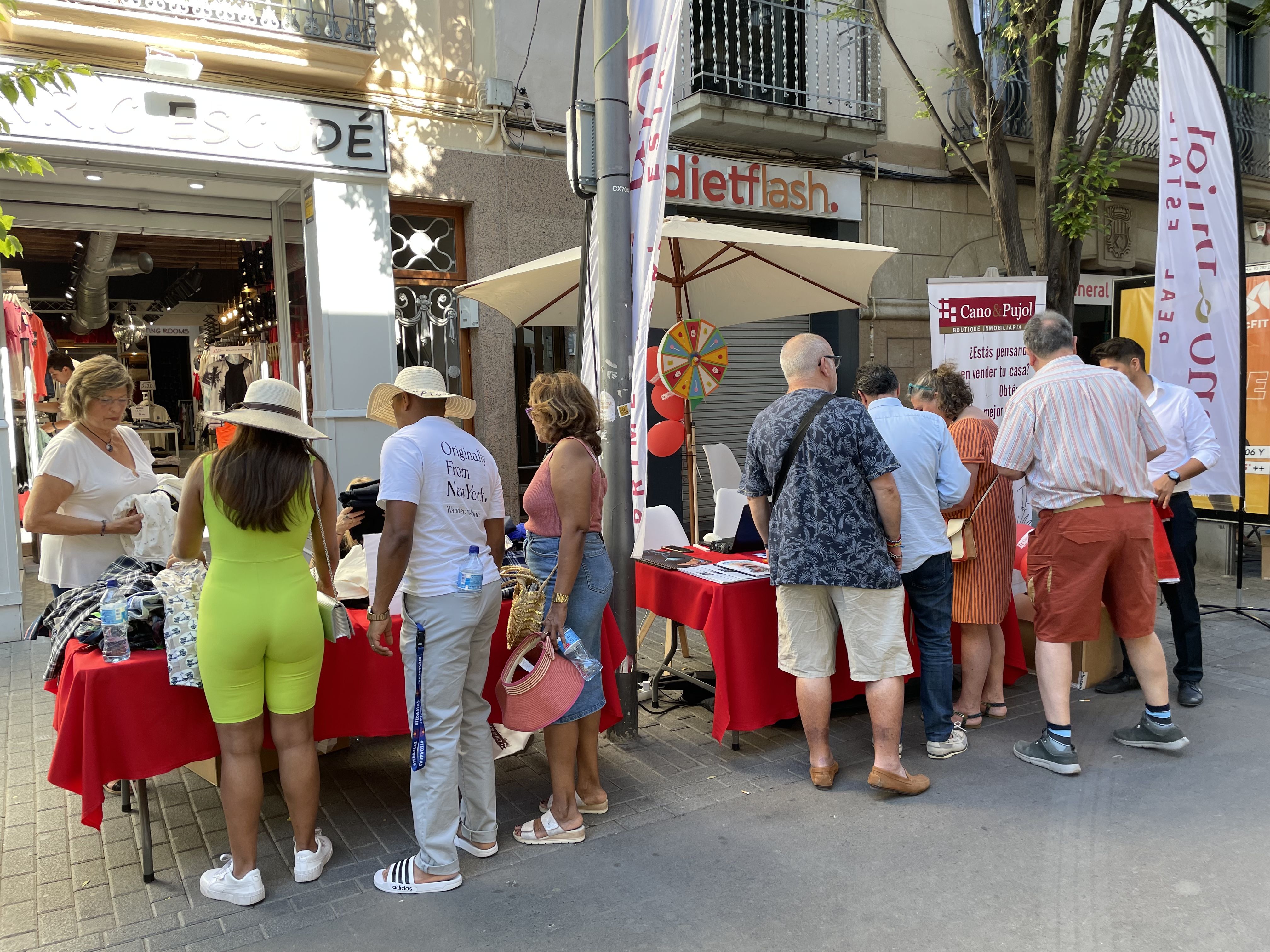 Rubí gaudeix d'una nova edició de la Botiga al Carrer. FOTO: Arnau Martínez