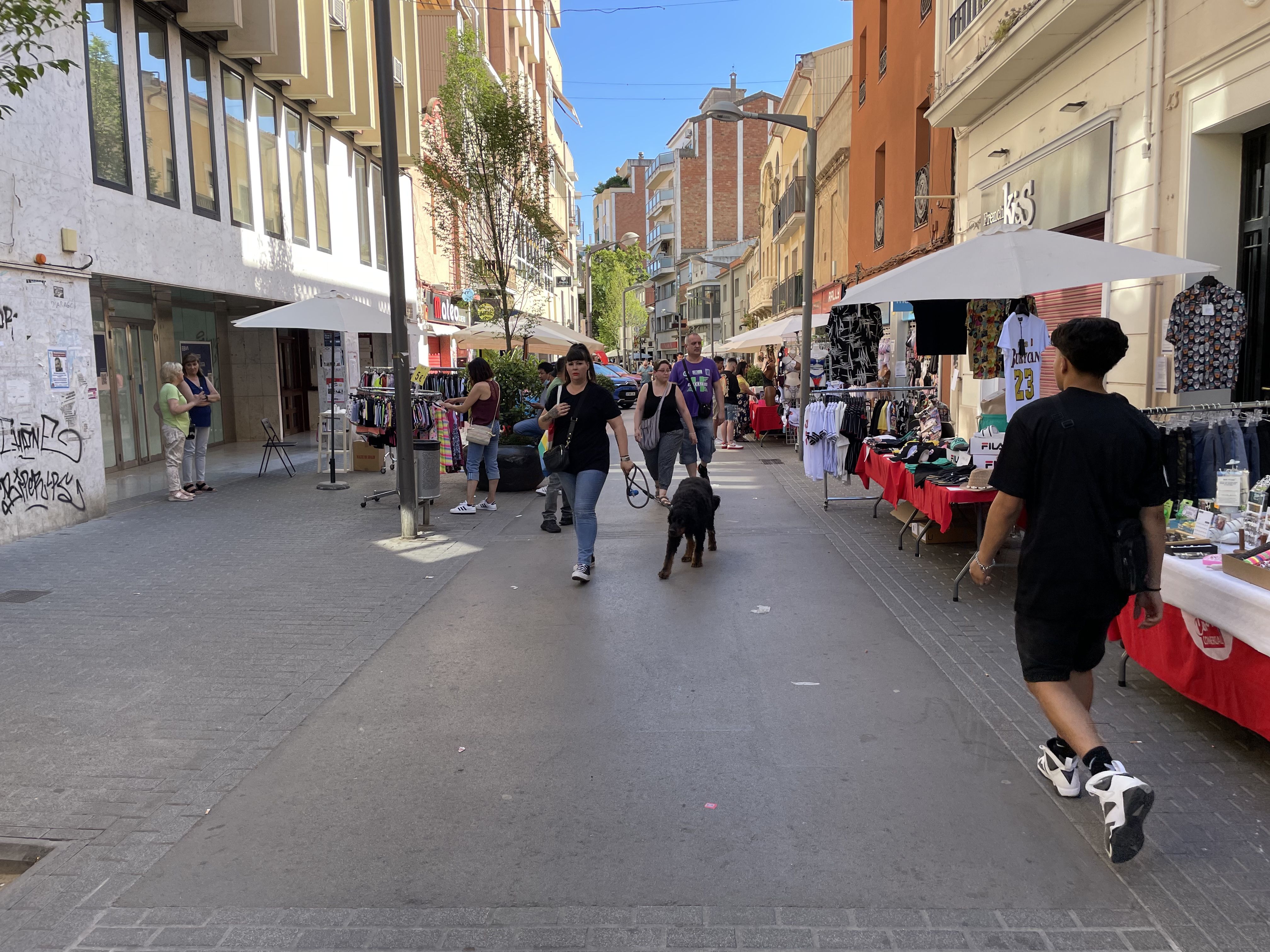 Rubí gaudeix d'una nova edició de la Botiga al Carrer. FOTO: Arnau Martínez