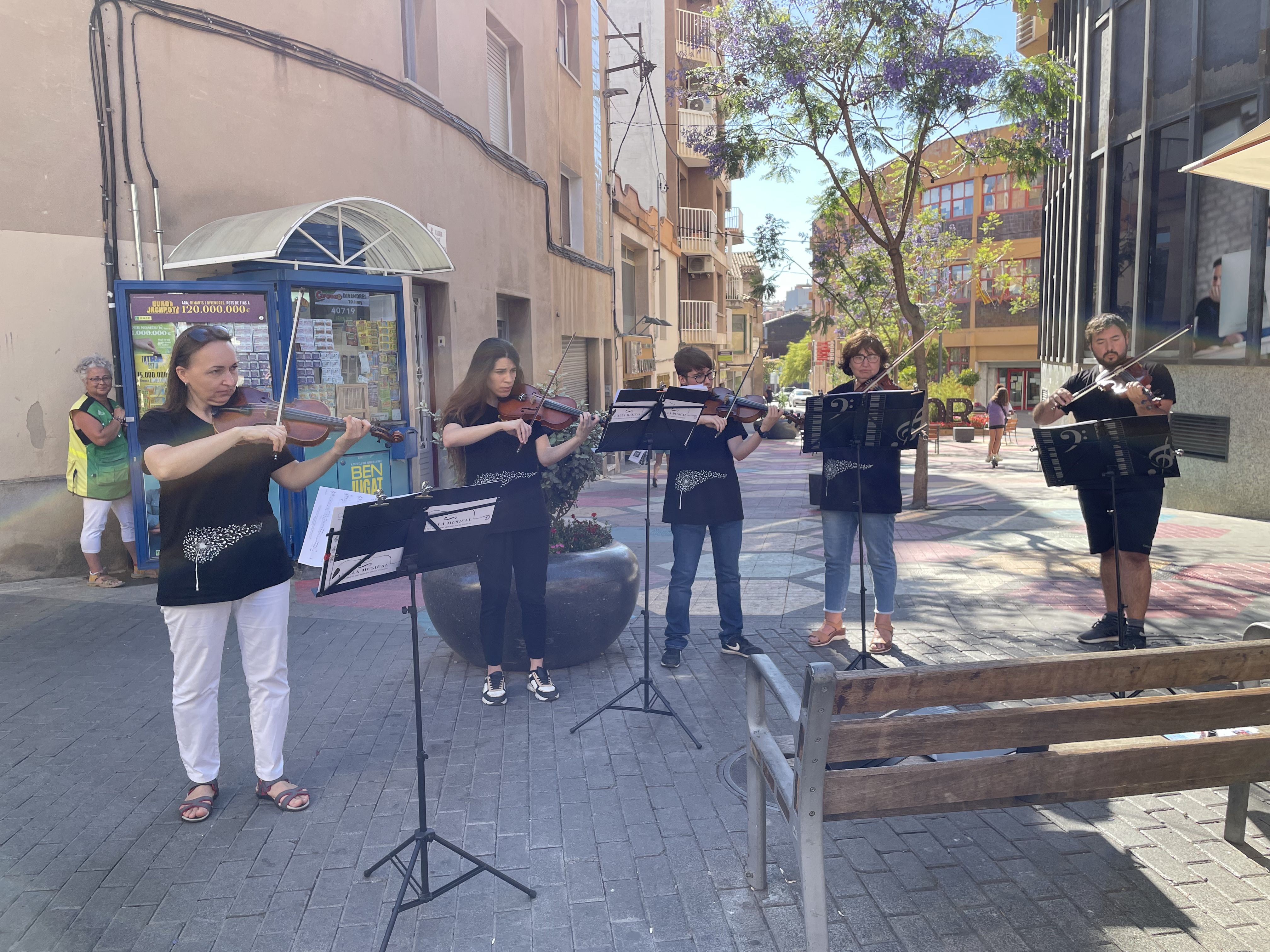 Rubí gaudeix d'una nova edició de la Botiga al Carrer. FOTO: Arnau Martínez