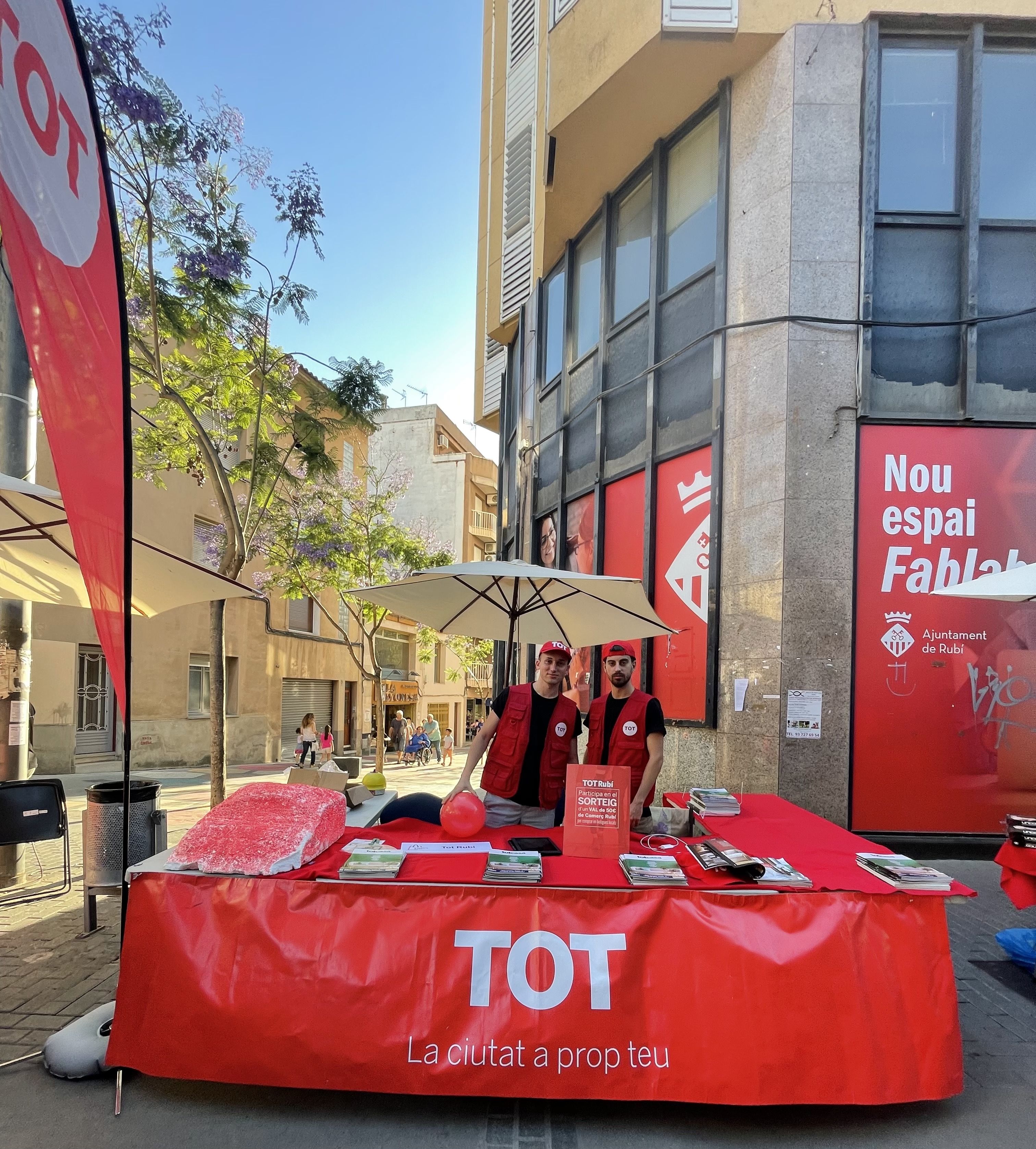 Estand del TOT Rubí durant la Botiga al Carrer. FOTO: Redacció