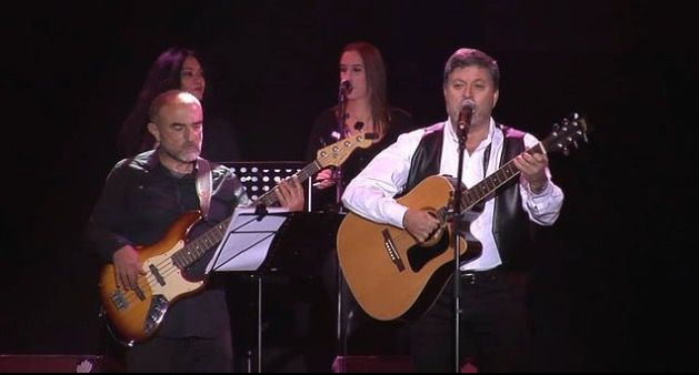 Manu i Txema són els cantants del grup Dos pájaros y un trío, de tribut a Sabina i Serrat. FOTO: Instagram 