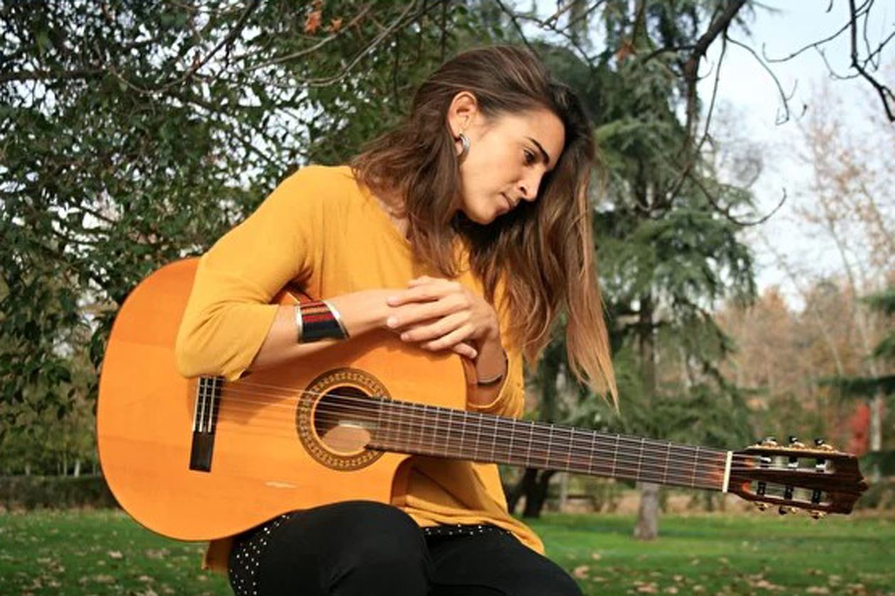 Imatge promocional de la cantautora gaditana La Mare