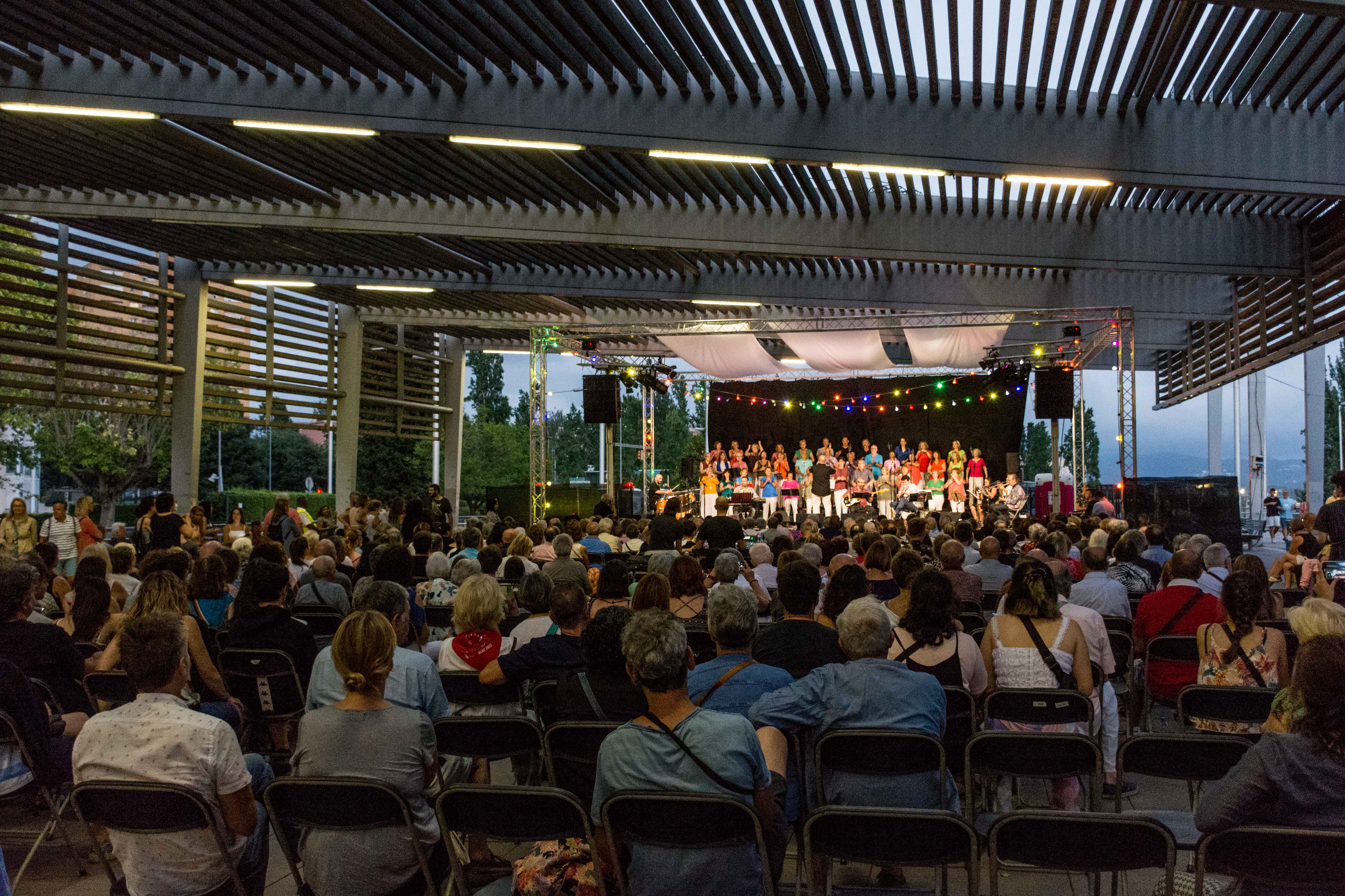 Concert de l'Obrador Coral a la rambla del Ferrocarril. FOTO: Carmelo Jiménez