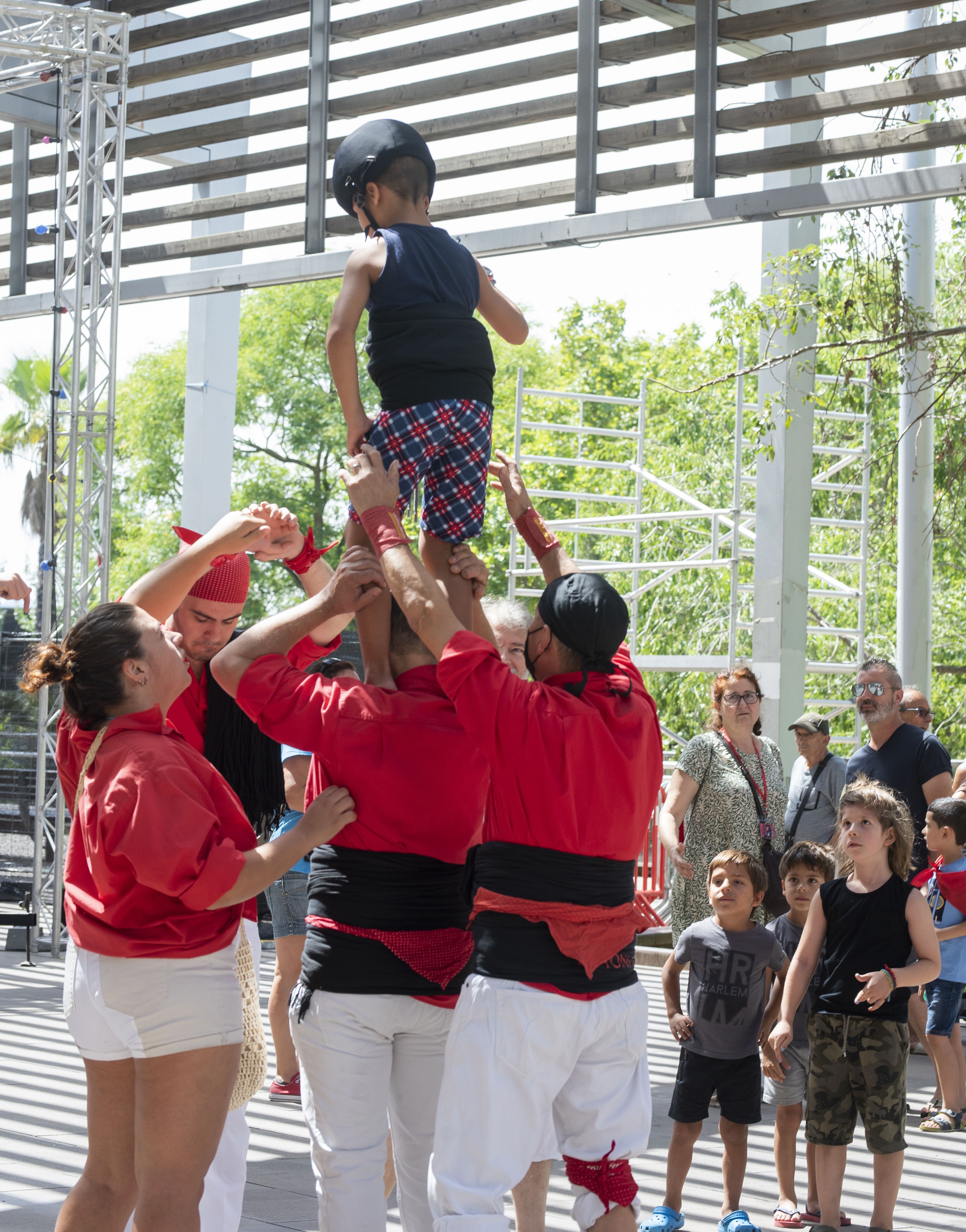  Demostració i taller dels Castellers de Rubí. FOTO: Laura Núñez