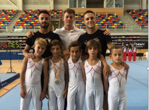 D'esquerra a dreta, a dalt: Sergio Candelas, Joan Sambró i Eric Valera. A sota: Arnau Guàrdia, Alan Molinuevo, Enzo Fernández, Teo Robles i Èric Fernández. FOTO: GAER