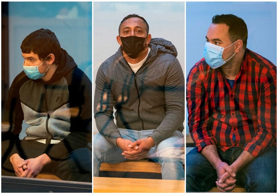 Els tres condemnats pels atemptats del 17-A, Mohamed Houli, Driss Oukabir i Said Ben lazza, durant el judici celebrat a l'Audiència Nacional. FOTO: Pool EFE (ACN)