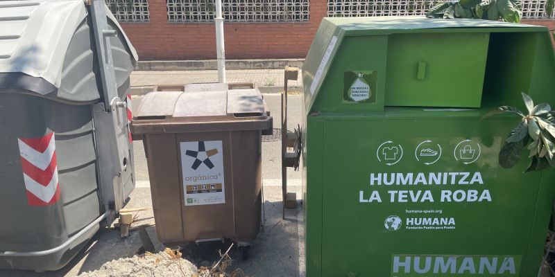 Un contenidor d'Humana a la urbanització de Can Serrafossà. FOTO: Redacció Un contenidor d'Humana a la urbanització de Can Serrafossà. FOTO: Redacció