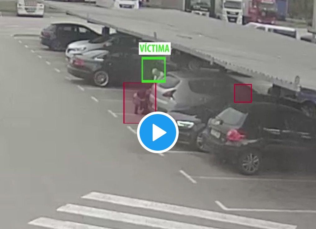 Imatge d'un furt en una àrea de descans amb la tècnica del punxarodes. FOTO: Mossos d'Esquadra Twitter