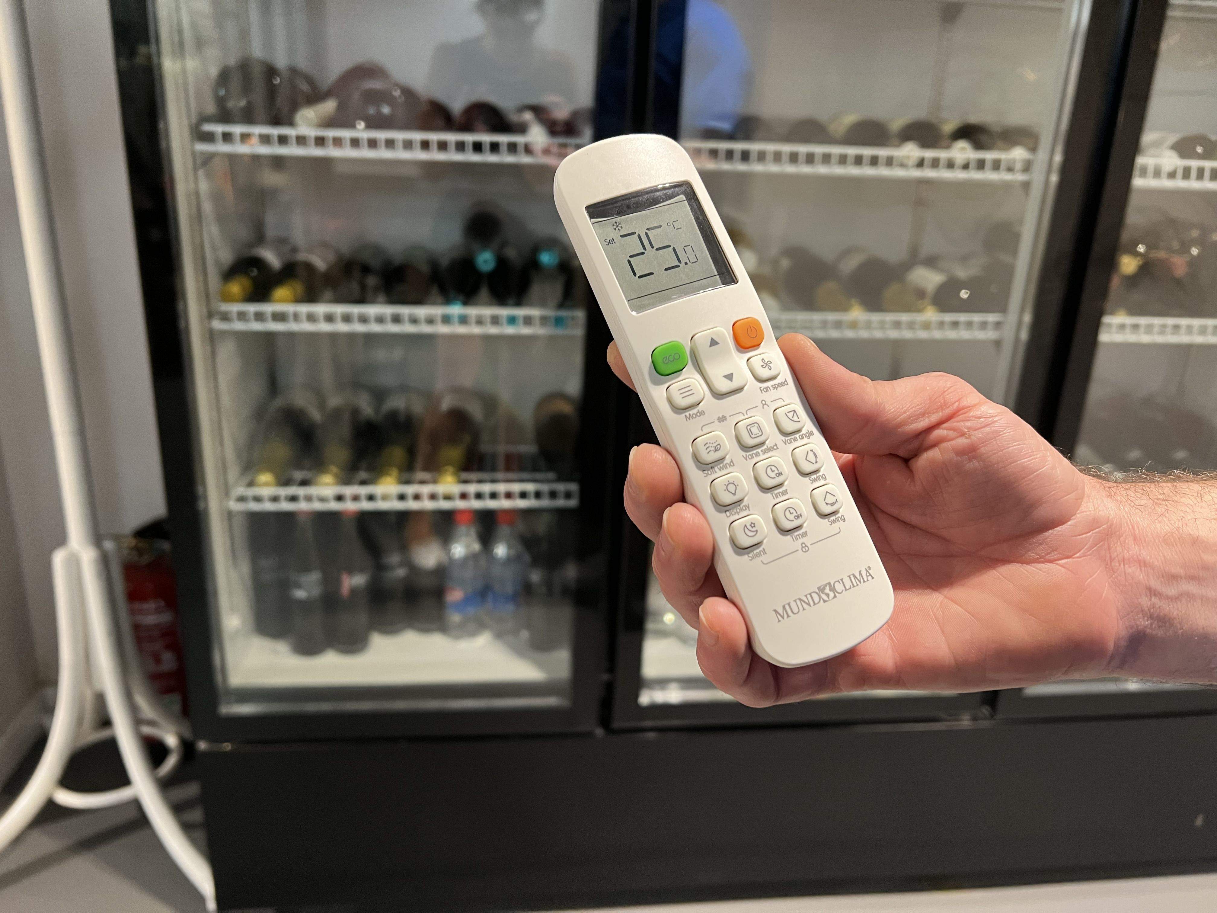 El consum d'energia elèctrica cau un 5% en el primer dia de l'entrada en vigor de les mesures del govern. FOTO: Maria Asmarat (ACN)