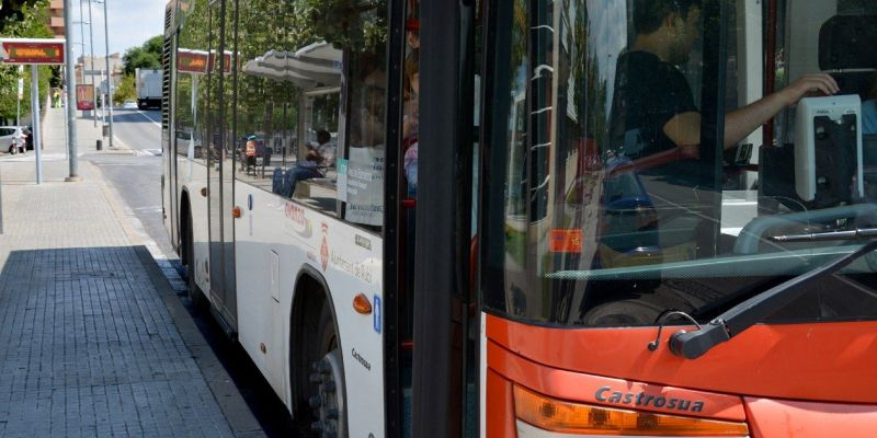 Autobús urbà de Rubí. FOTO: Ajuntament Autobús urbà de Rubí. FOTO: Ajuntament