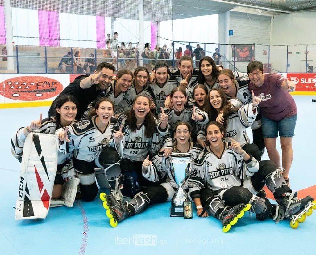 Les jugadores del Cent Patins, campiones de la Supercopa d'Espanya. FOTO: Cedida