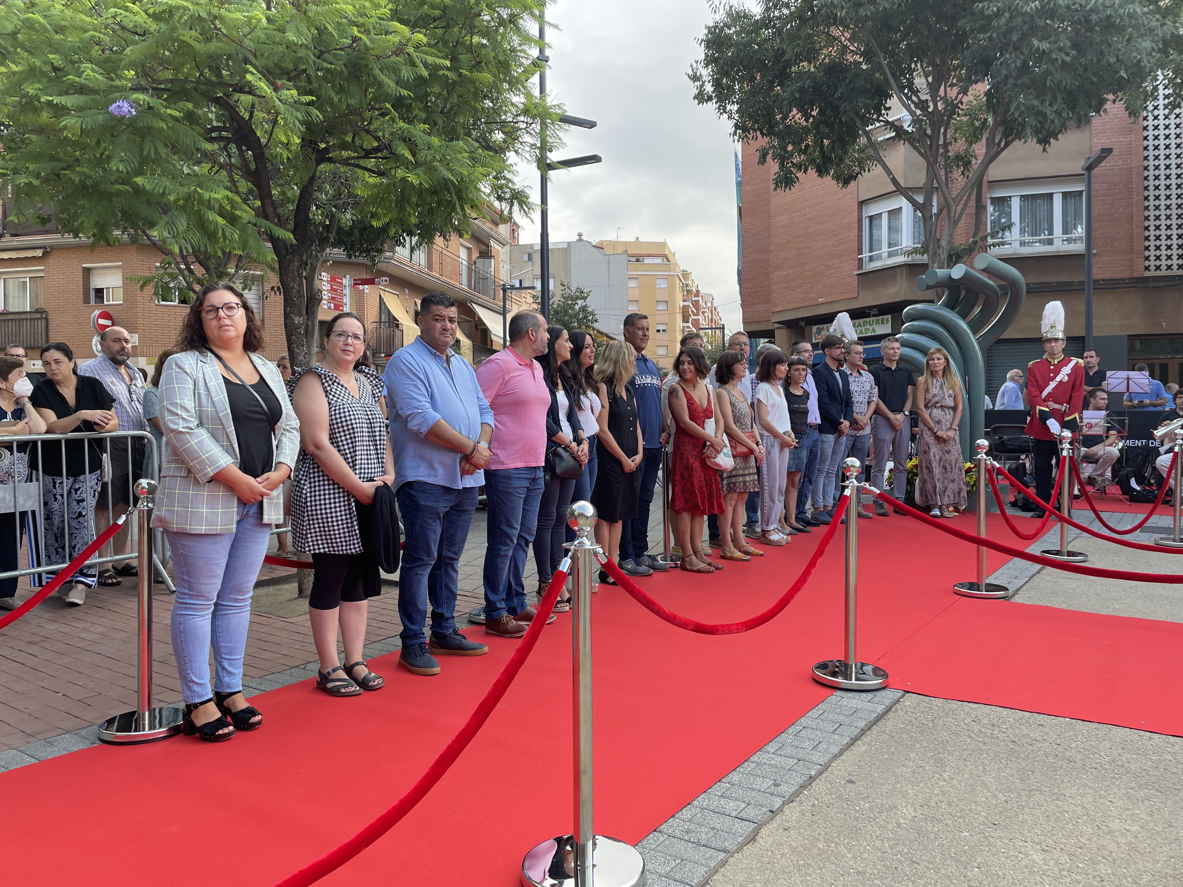 La ciutat ha viscut el tradicional acte institucional a la plaça de l'Onze de Setembre. FOTO: Arnau Martínez