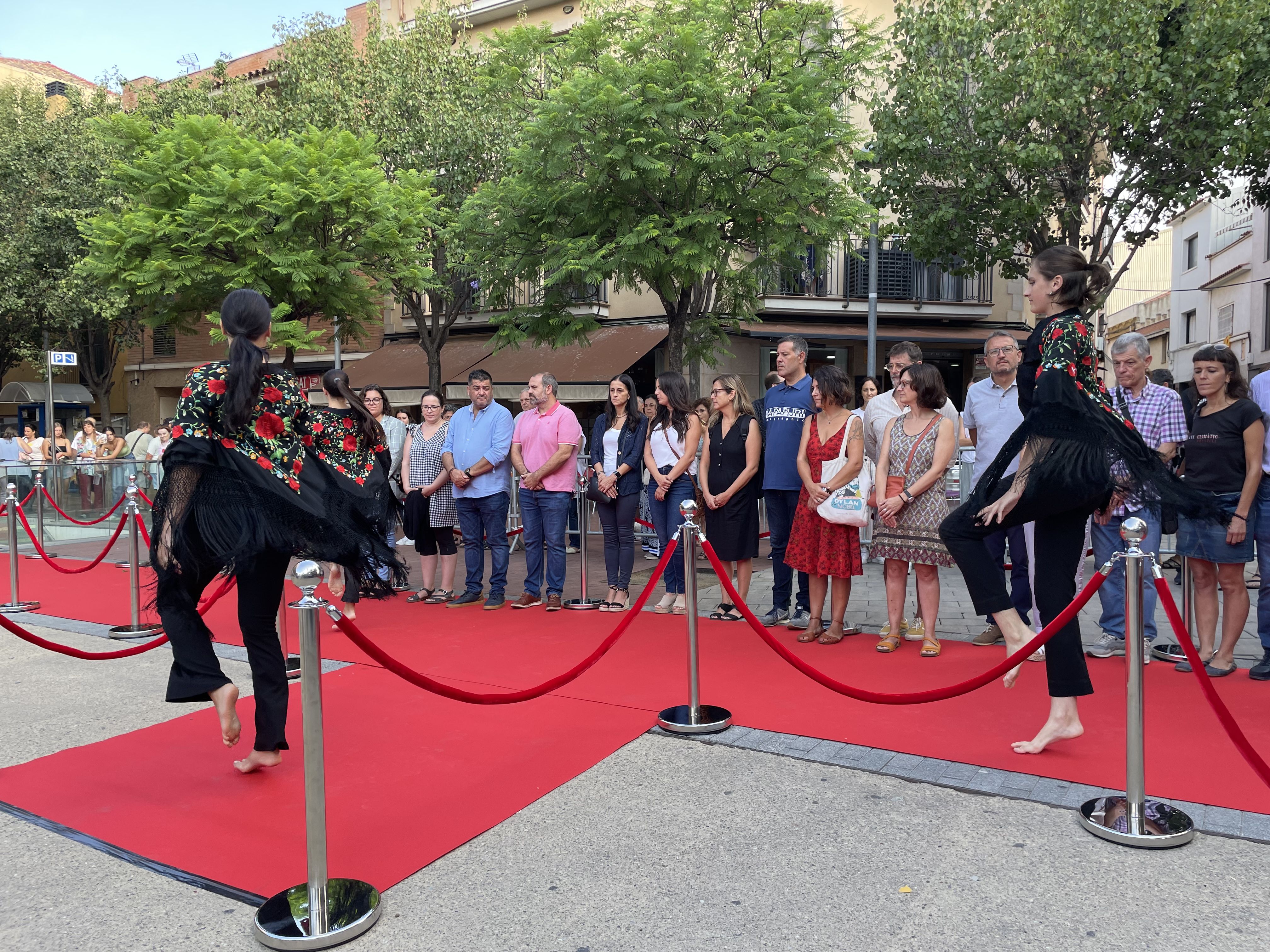 La ciutat ha viscut el tradicional acte institucional a la plaça de l'Onze de Setembre. FOTO: Arnau Martínez