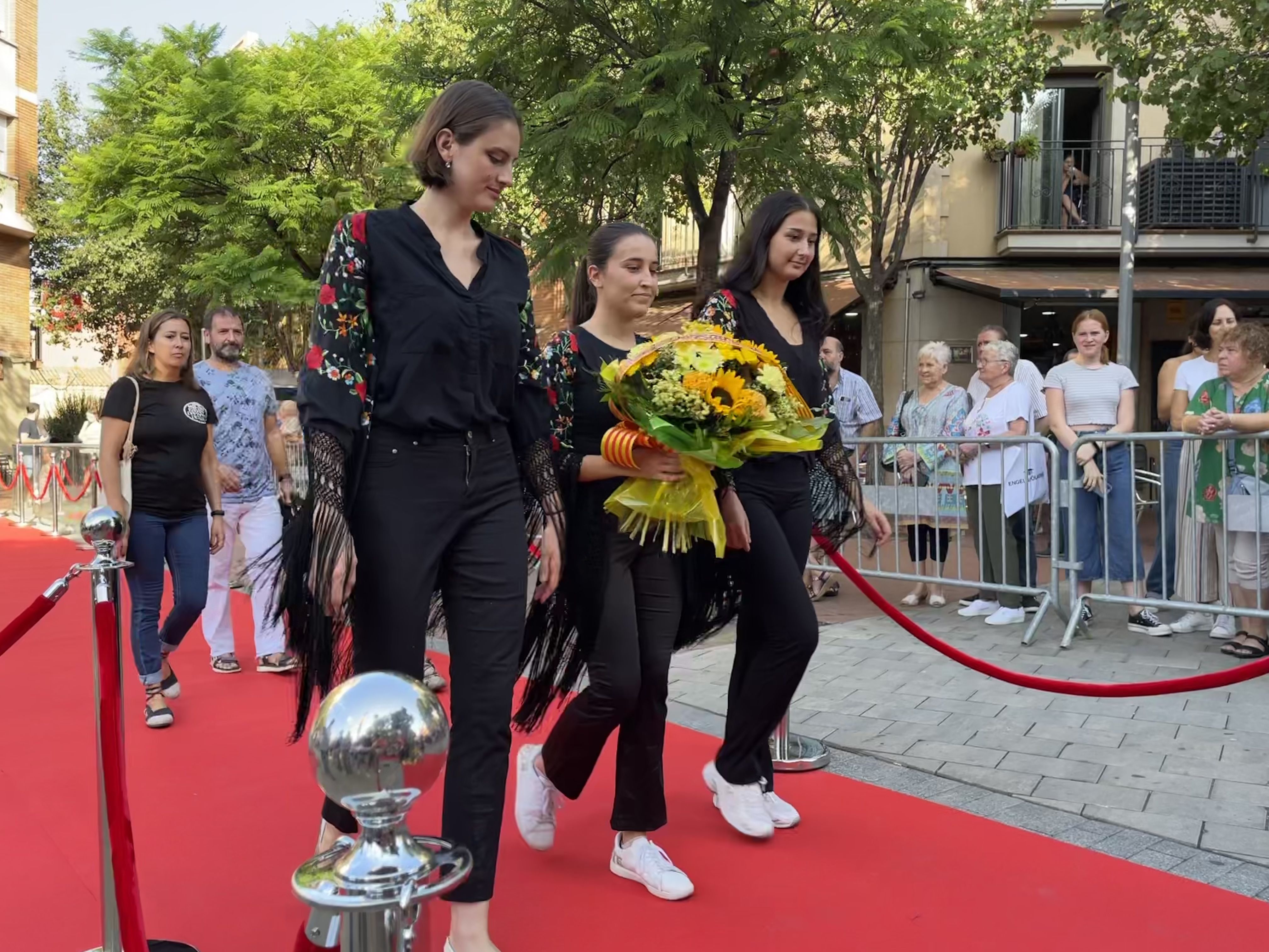 La ciutat ha viscut el tradicional acte institucional a la plaça de l'Onze de Setembre. FOTO: Arnau Martínez