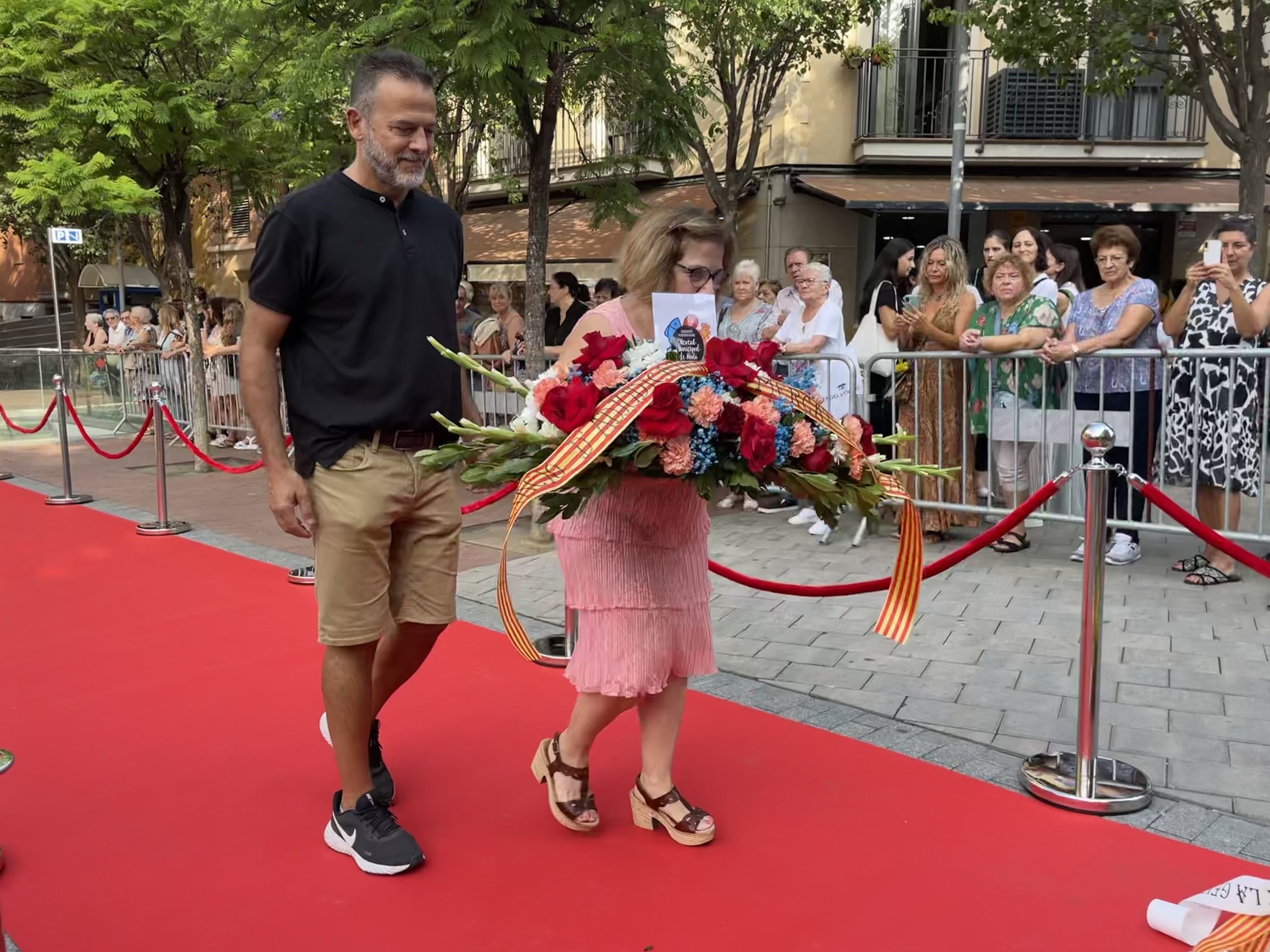 La ciutat ha viscut el tradicional acte institucional a la plaça de l'Onze de Setembre. FOTO: Arnau Martínez