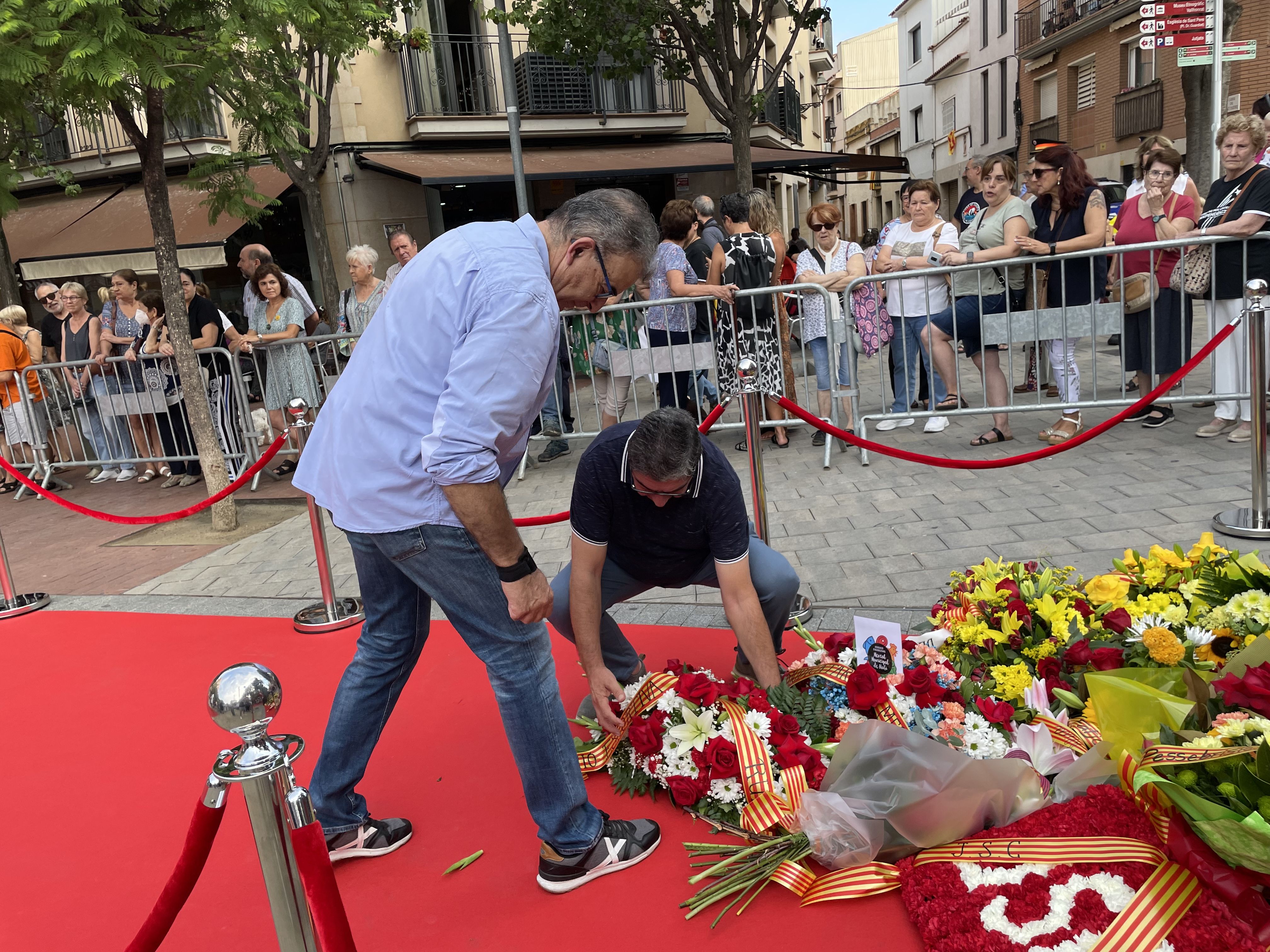 La ciutat ha viscut el tradicional acte institucional a la plaça de l'Onze de Setembre. FOTO: Arnau Martínez