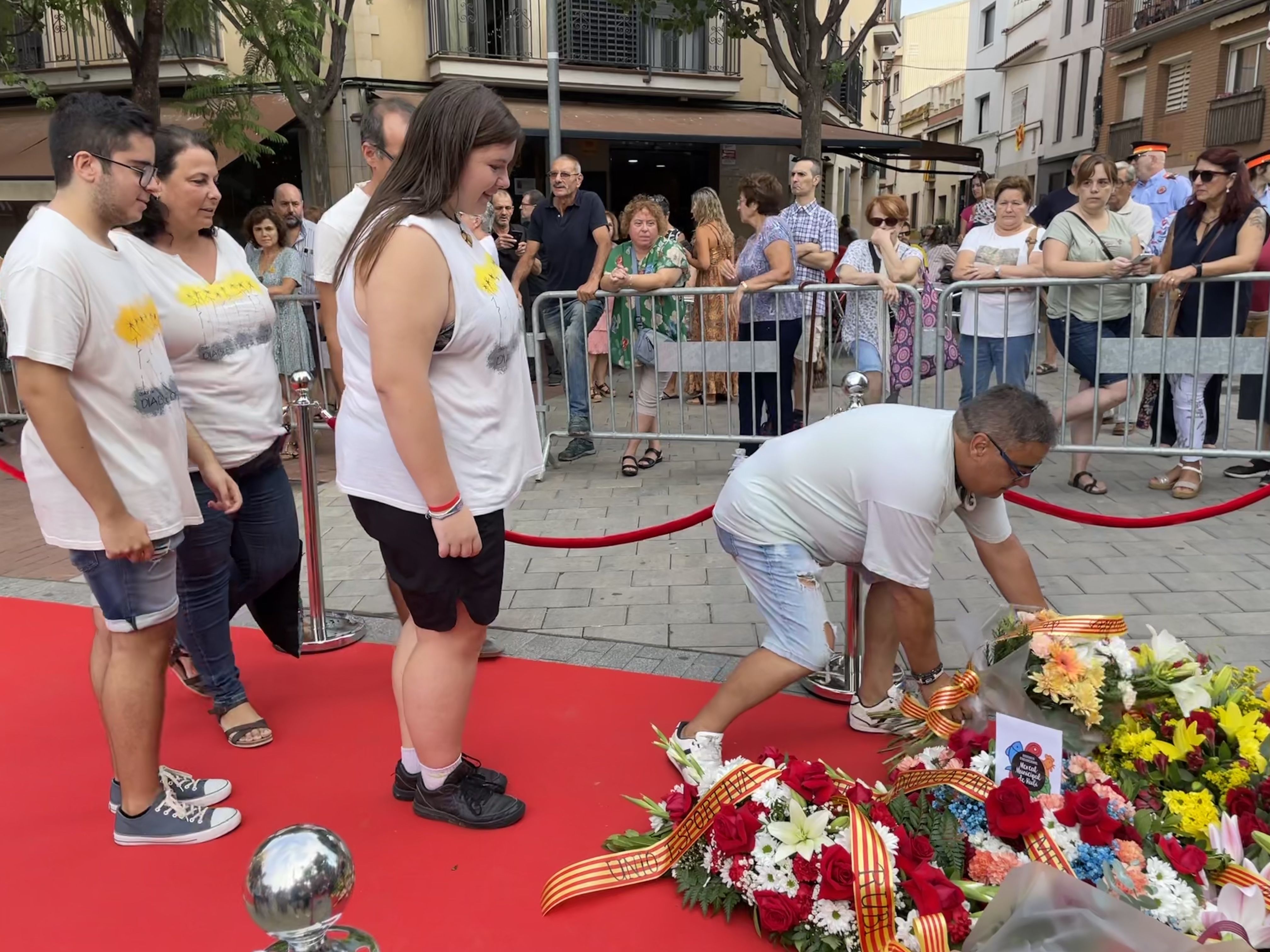 La ciutat ha viscut el tradicional acte institucional a la plaça de l'Onze de Setembre. FOTO: Arnau Martínez