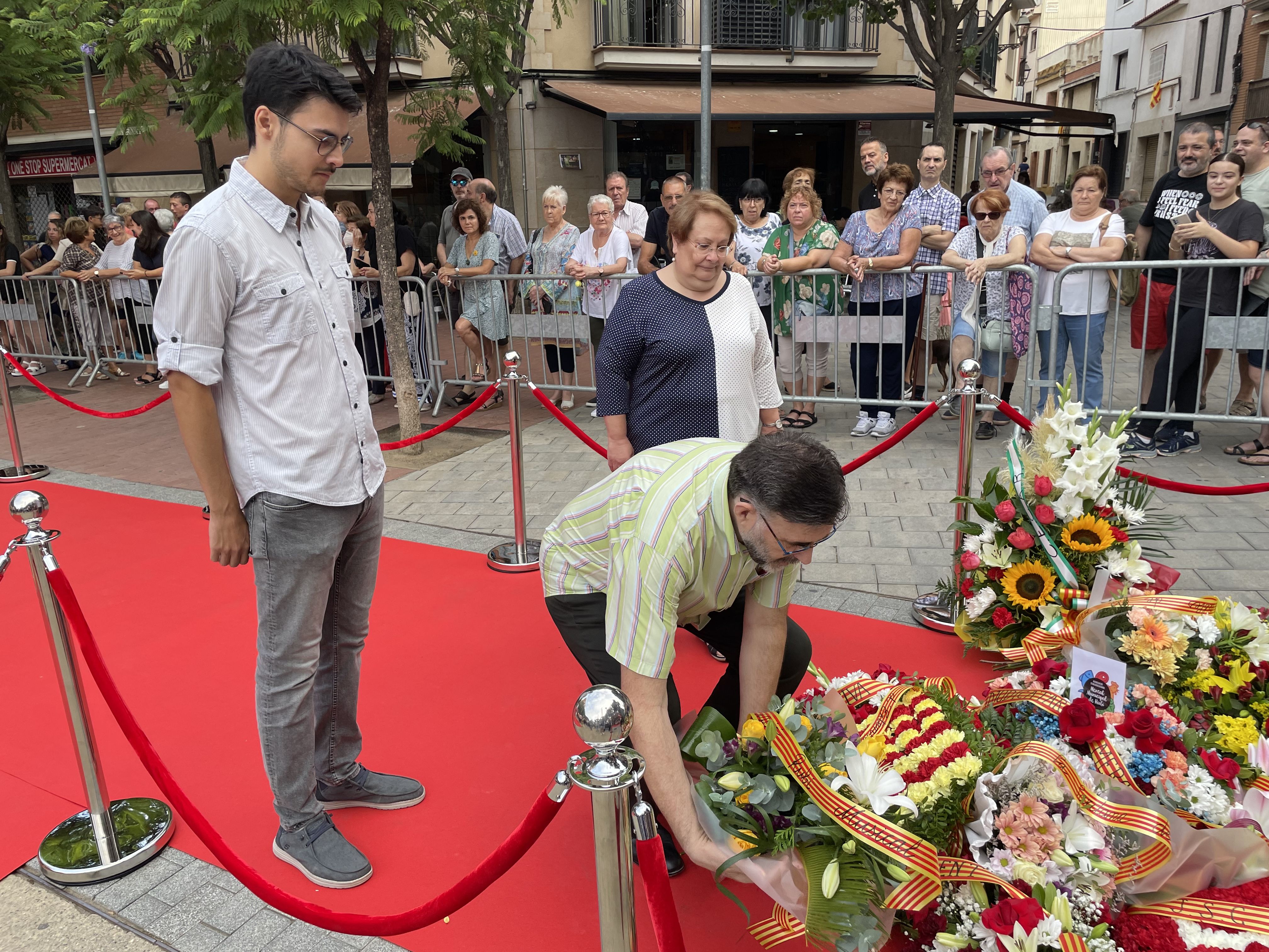 La ciutat ha viscut el tradicional acte institucional a la plaça de l'Onze de Setembre. FOTO: Arnau Martínez