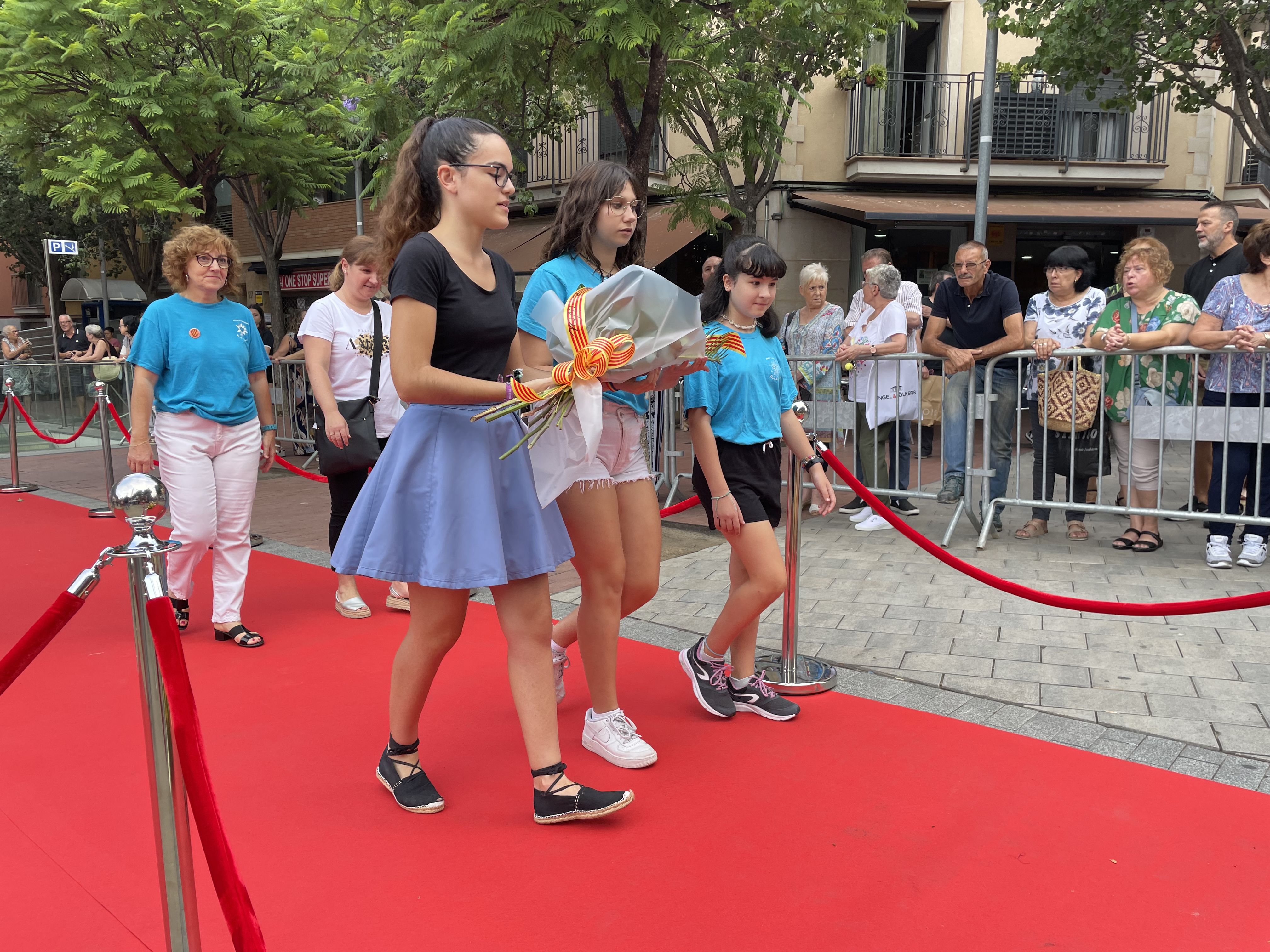 La ciutat ha viscut el tradicional acte institucional a la plaça de l'Onze de Setembre. FOTO: Arnau Martínez