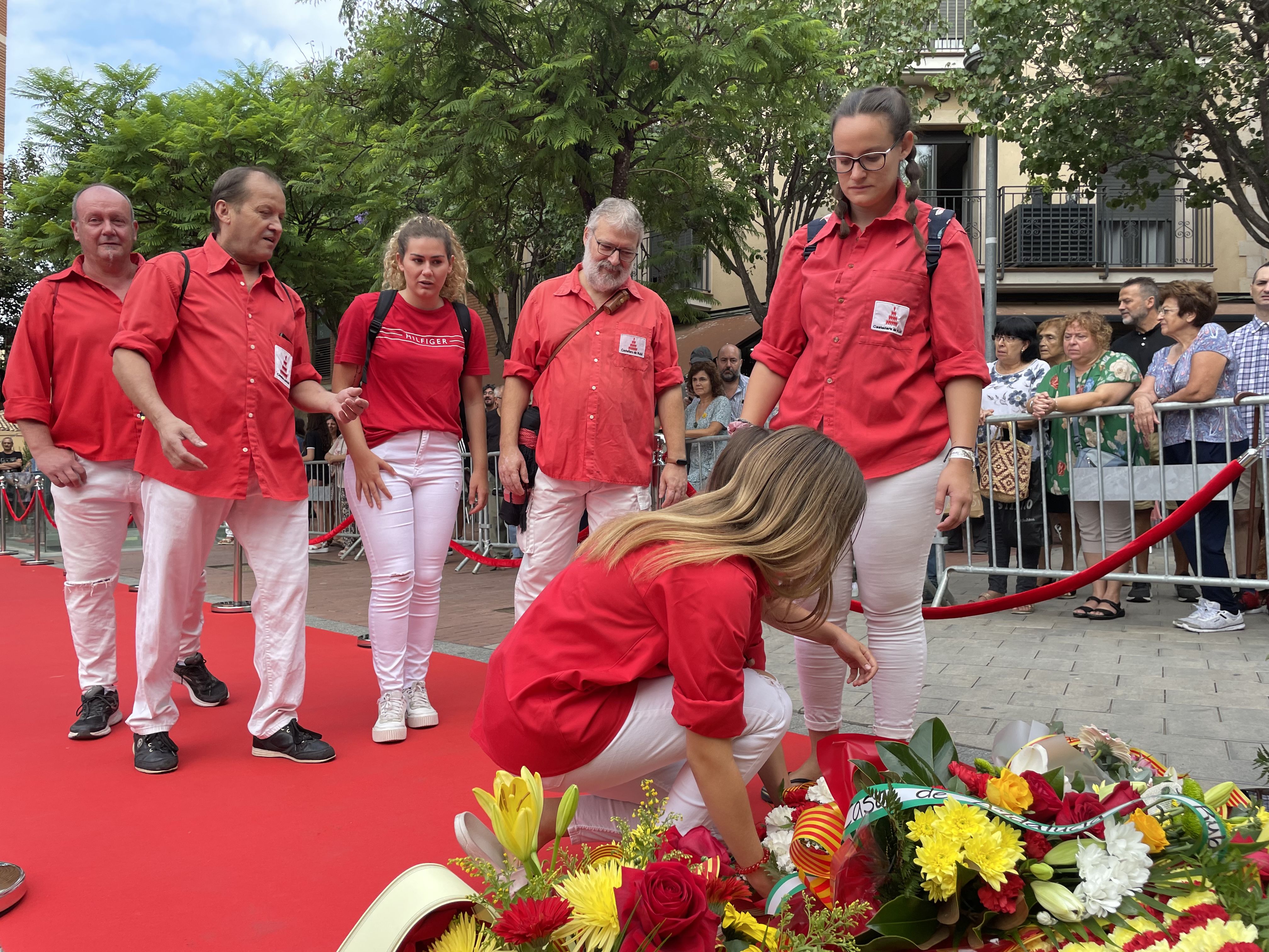 La ciutat ha viscut el tradicional acte institucional a la plaça de l'Onze de Setembre. FOTO: Arnau Martínez