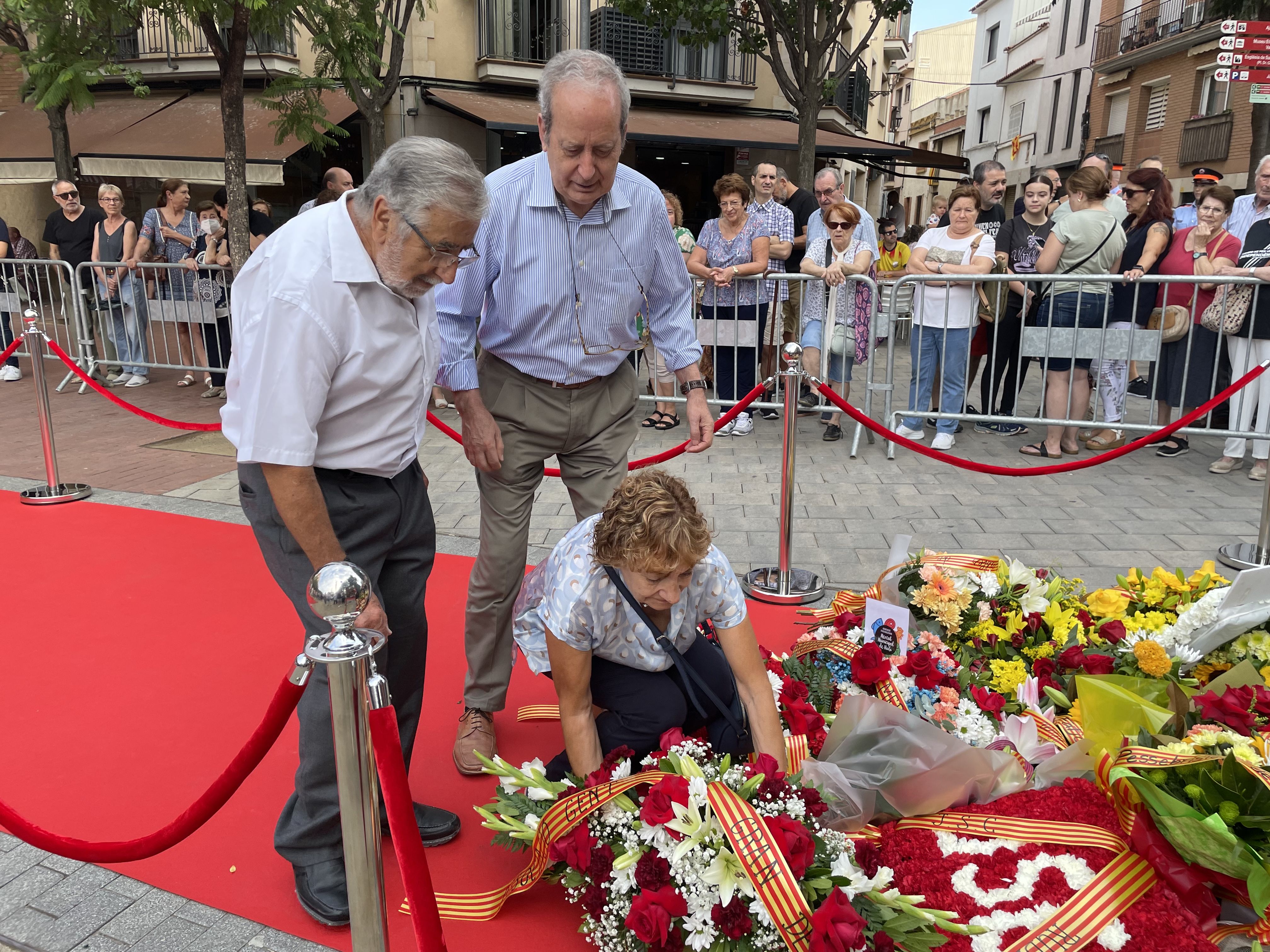 La ciutat ha viscut el tradicional acte institucional a la plaça de l'Onze de Setembre. FOTO: Arnau Martínez