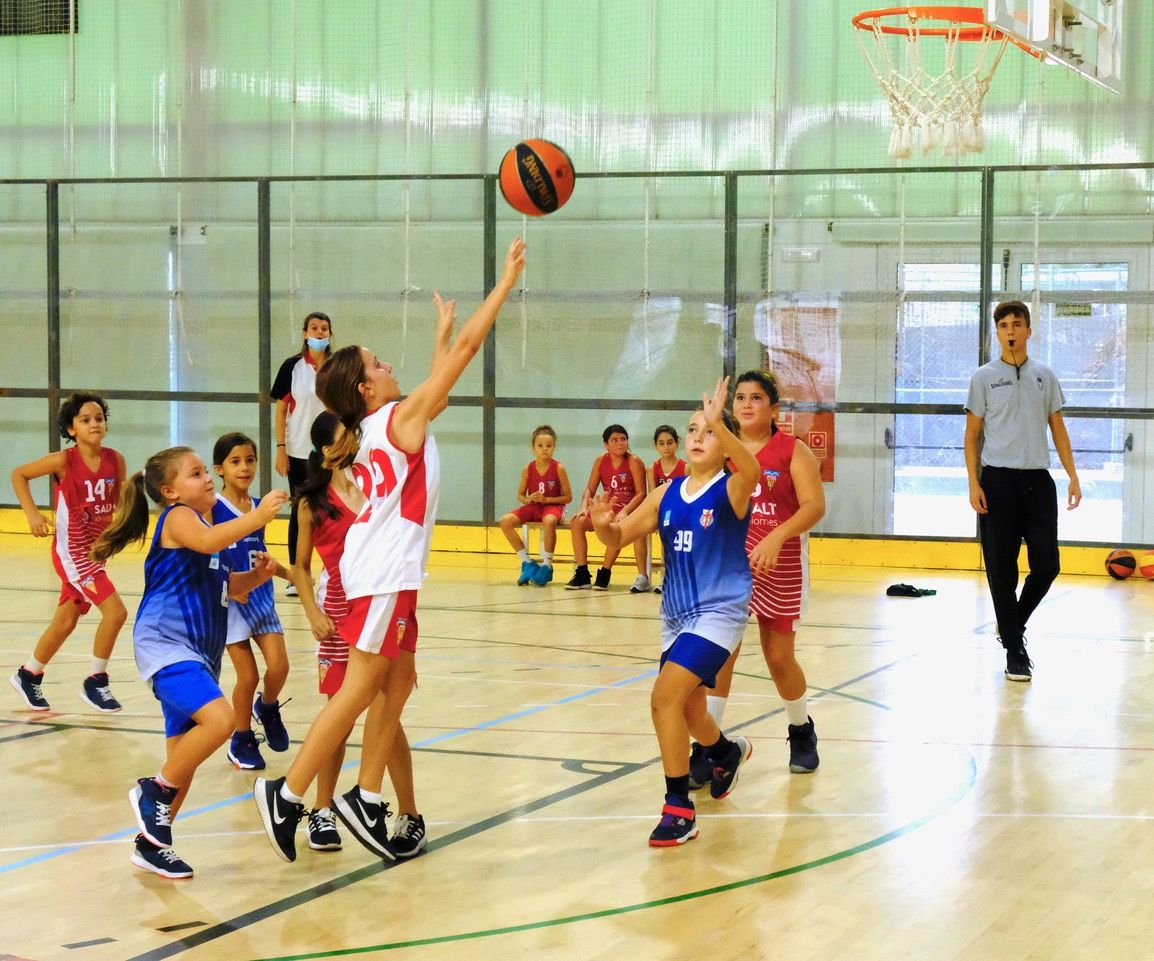 Jugadores de bàsquet del CEB Sant Jordi. FOTO: Cedida Jugadores de bàsquet del CEB Sant Jordi. FOTO: Cedida