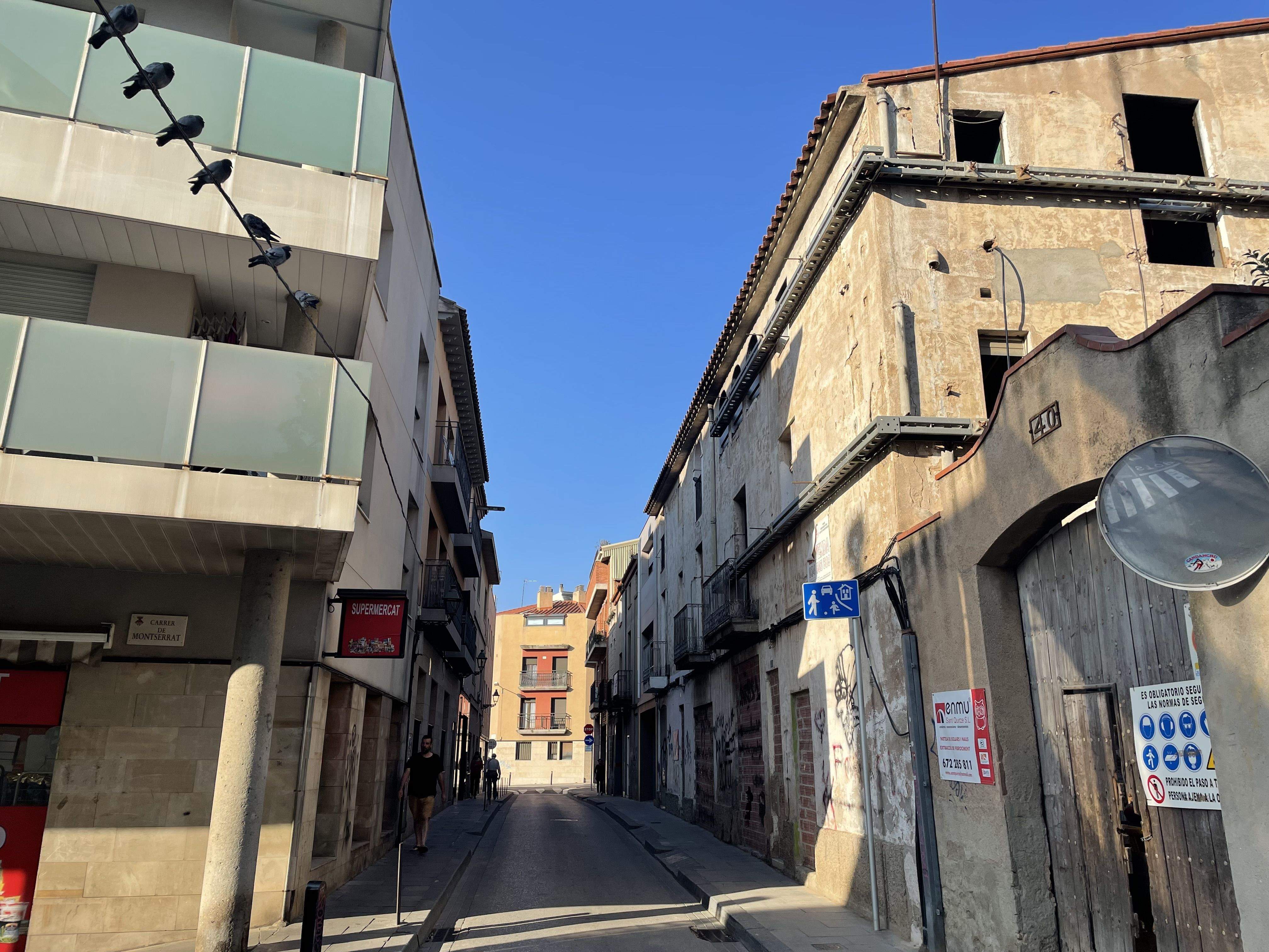 Carrer de Sant Pere a l'alçada del carrer Montserrat. FOTO: NHS Carrer de Sant Pere a l'alçada del carrer Montserrat. FOTO: NHS