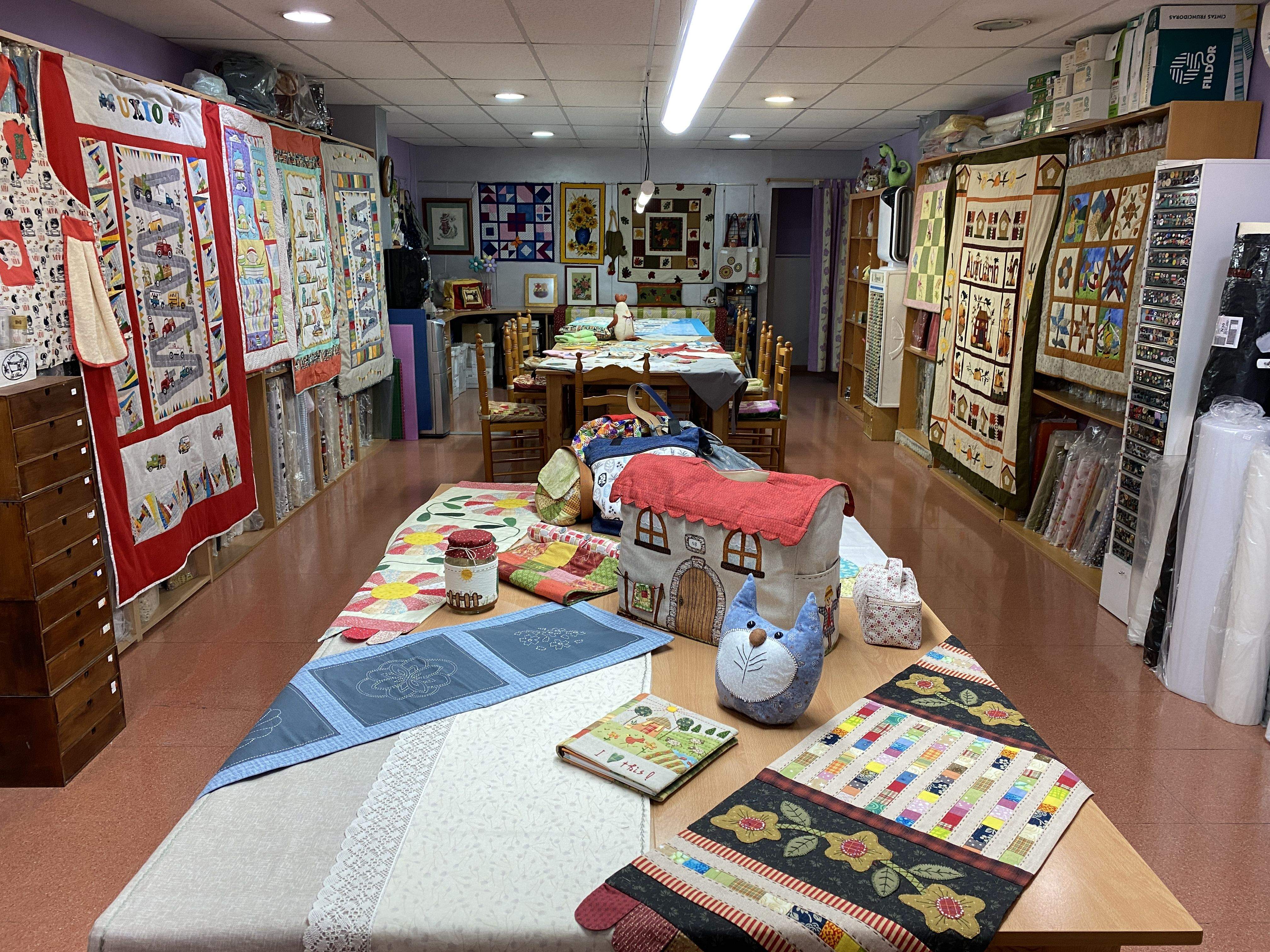 La Merceria Mercè Tot Labors fa una exhibició de labors durant el cap de setmana. FOTO: Arnau Martínez