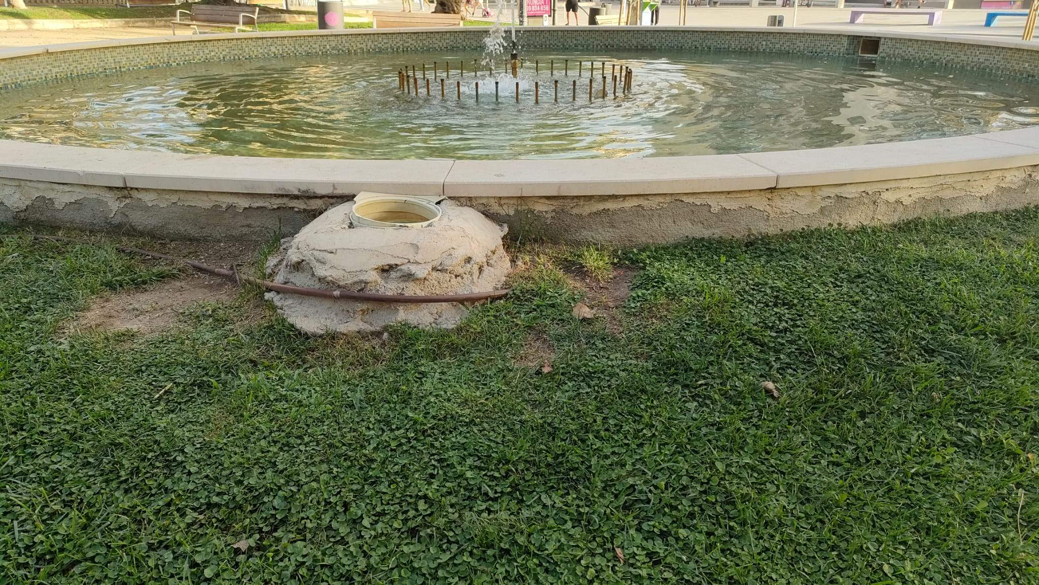 Font de la plaça Pearson de Rubí. FOTO: Cedida