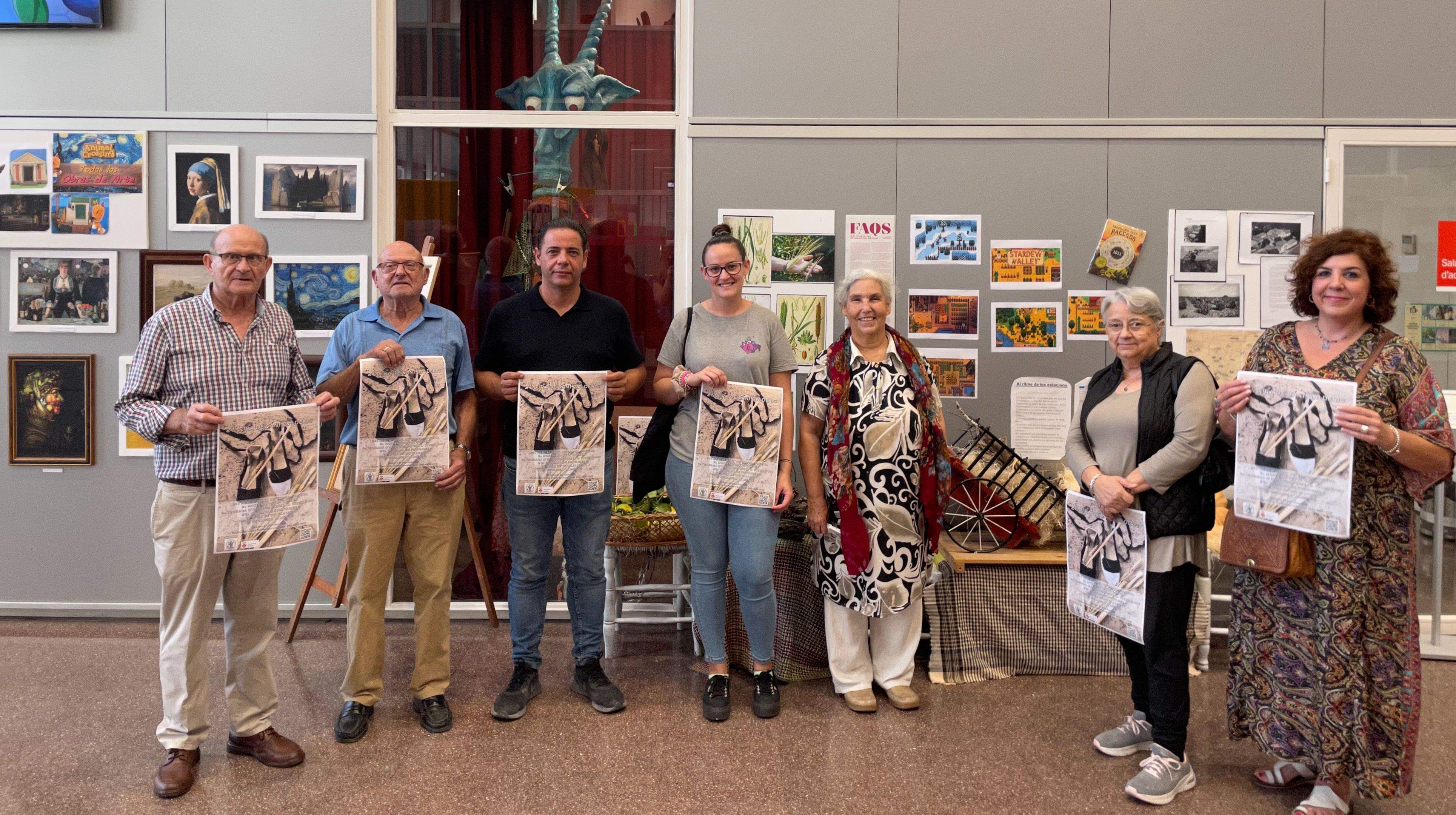 Membres de l'Associació de Sant Galderic de Rubí a la biblioteca municipal en una activitat anterior. FOTO: NHS