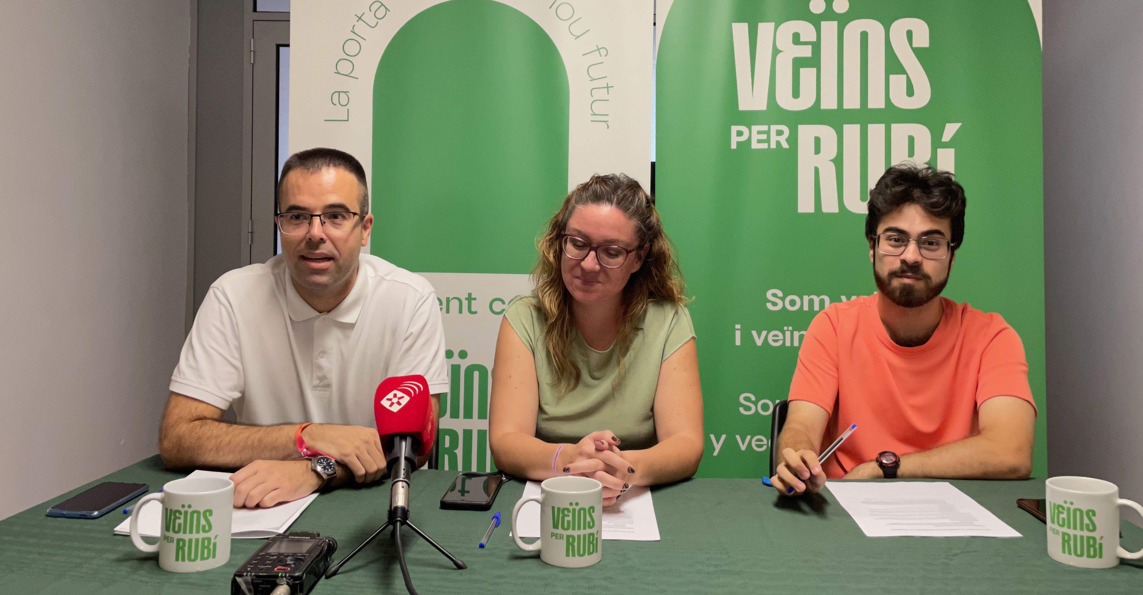 De dreta a esquerra, Ismael Roque, Lorena Gómez i Toni García. FOTO: NHS