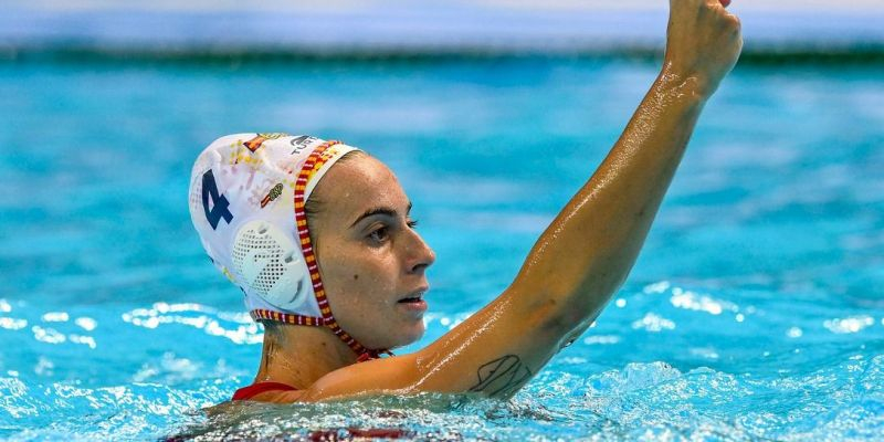 La Bea Ortiz durant un partit de waterpolo amb la selecció espanyola. FOTO: Cedida