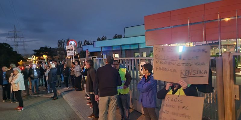 Un moment de la protesta aquest dimecres 9 de novembre. FOTO: Ràdio Rubí