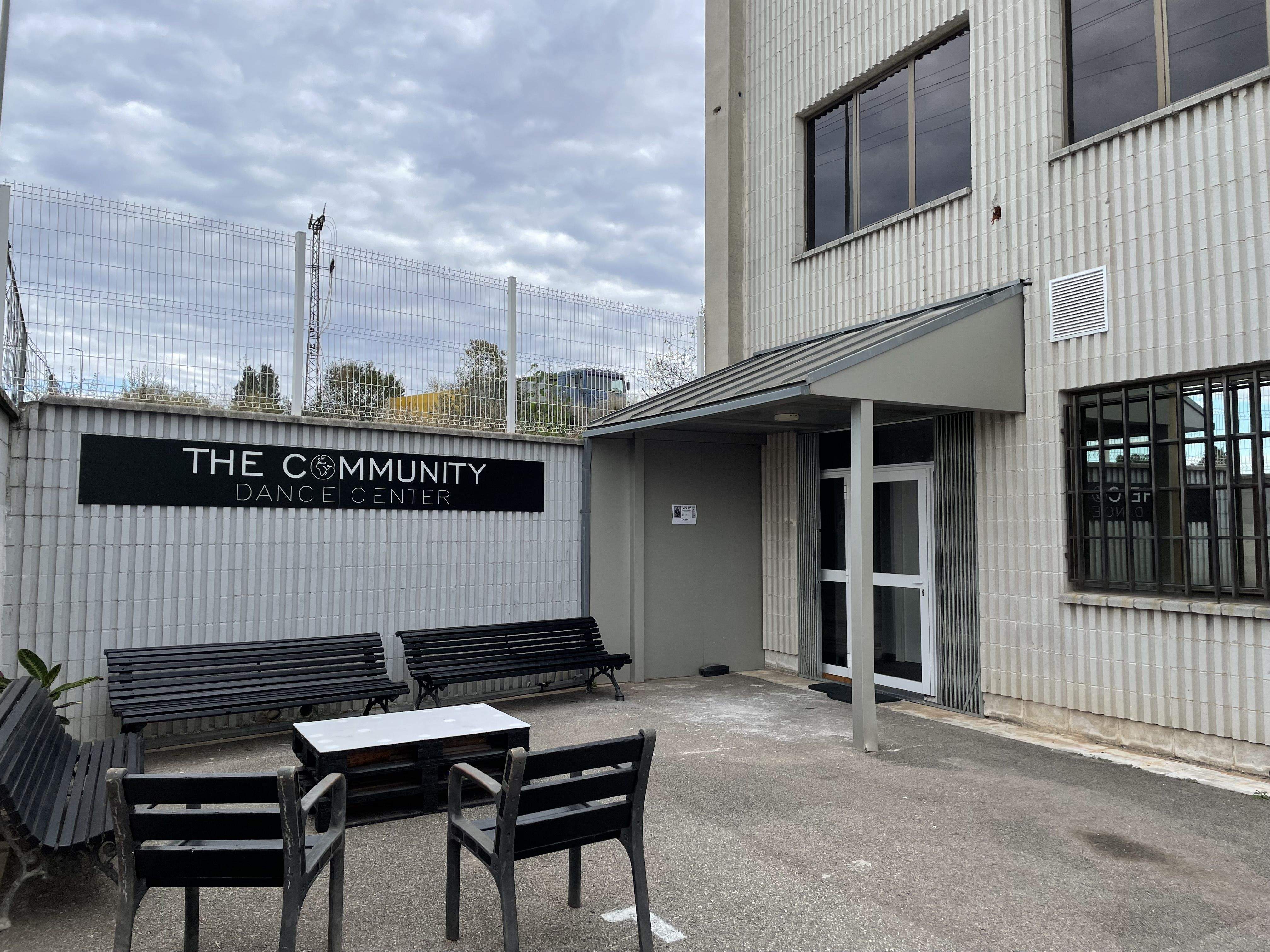 L'associació Community Dance disposa d'una sala de ball al carrer Dublin 10 de Rubí. FOTO: NHS L'associació Community Dance disposa d'una sala de ball al carrer Dublin 10 de Rubí. FOTO: NHS