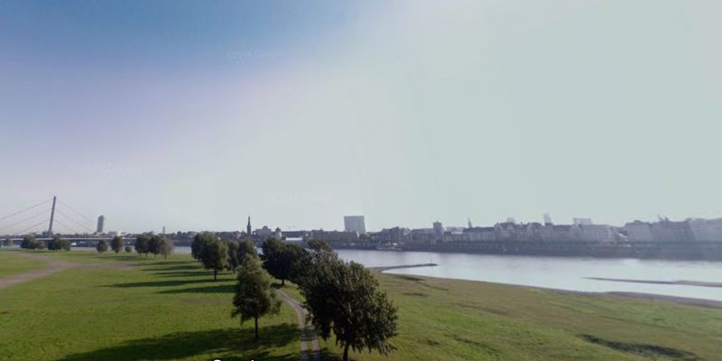 Un tram del riu Rin al seu pas per Düsseldorf. FOTO: Google Maps