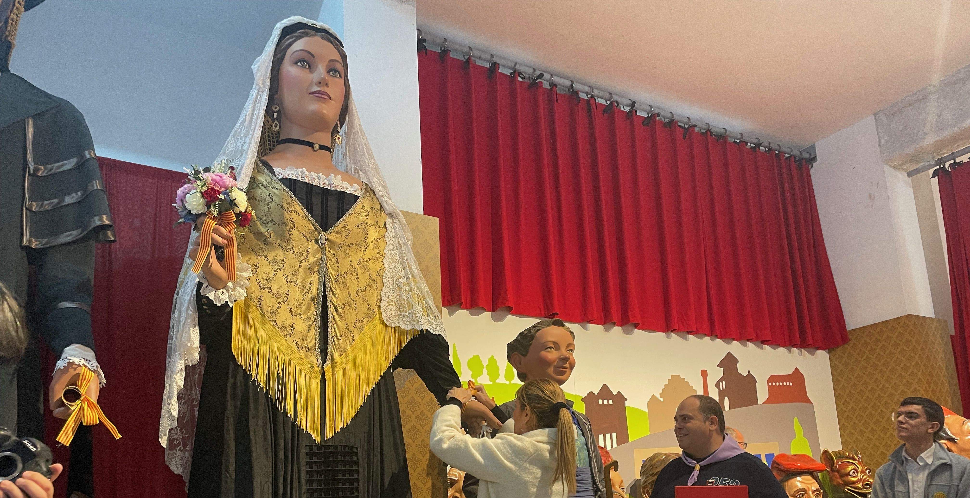 Els Gegants de Rubí han estrenat un nou local a la carretera de Terrassa 10 de Rubí. FOTO: Estela Luengo