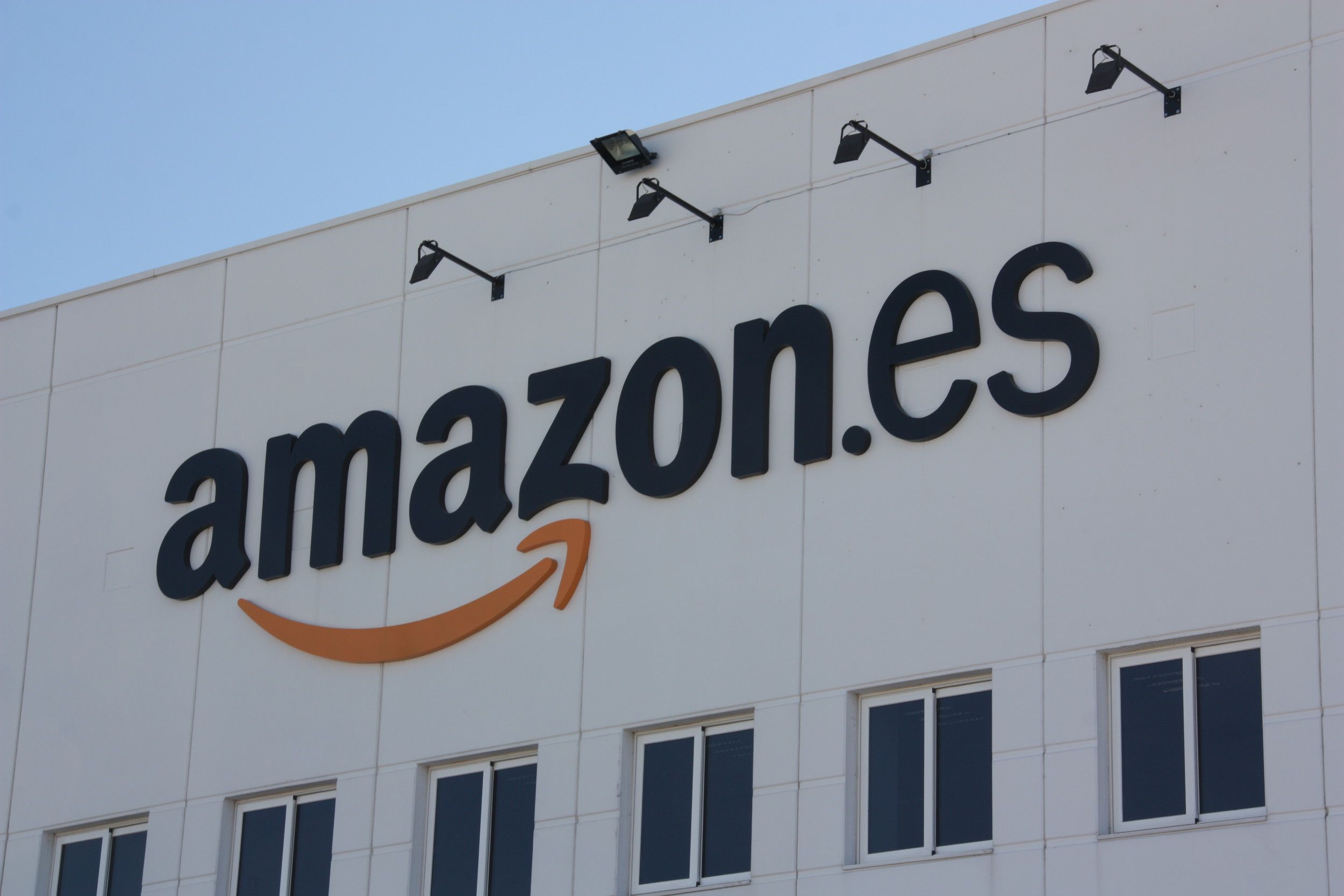 El logo d'Amazon, en una imatge d'arxiu. FOTO: Laura Fíguls (ACN)
