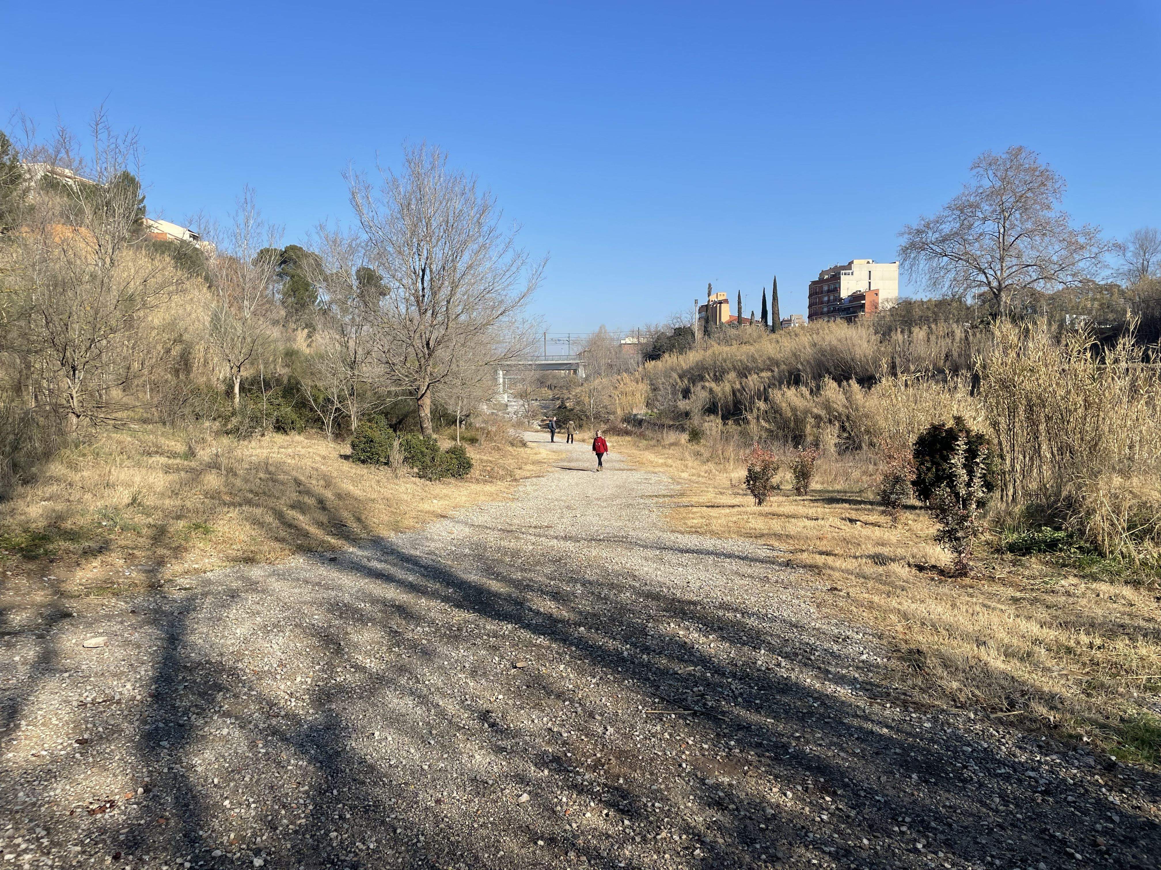 Passeig de la riera a la zona del Torrent de les Abelles. FOTO: Estela Luengo