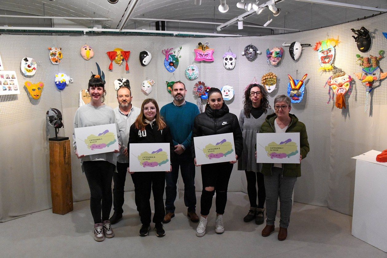 Les guanyadores del concurs, amb el regidor d'Infància i Educació i el director d'edRa. FOTO: Ajuntament de Rubí