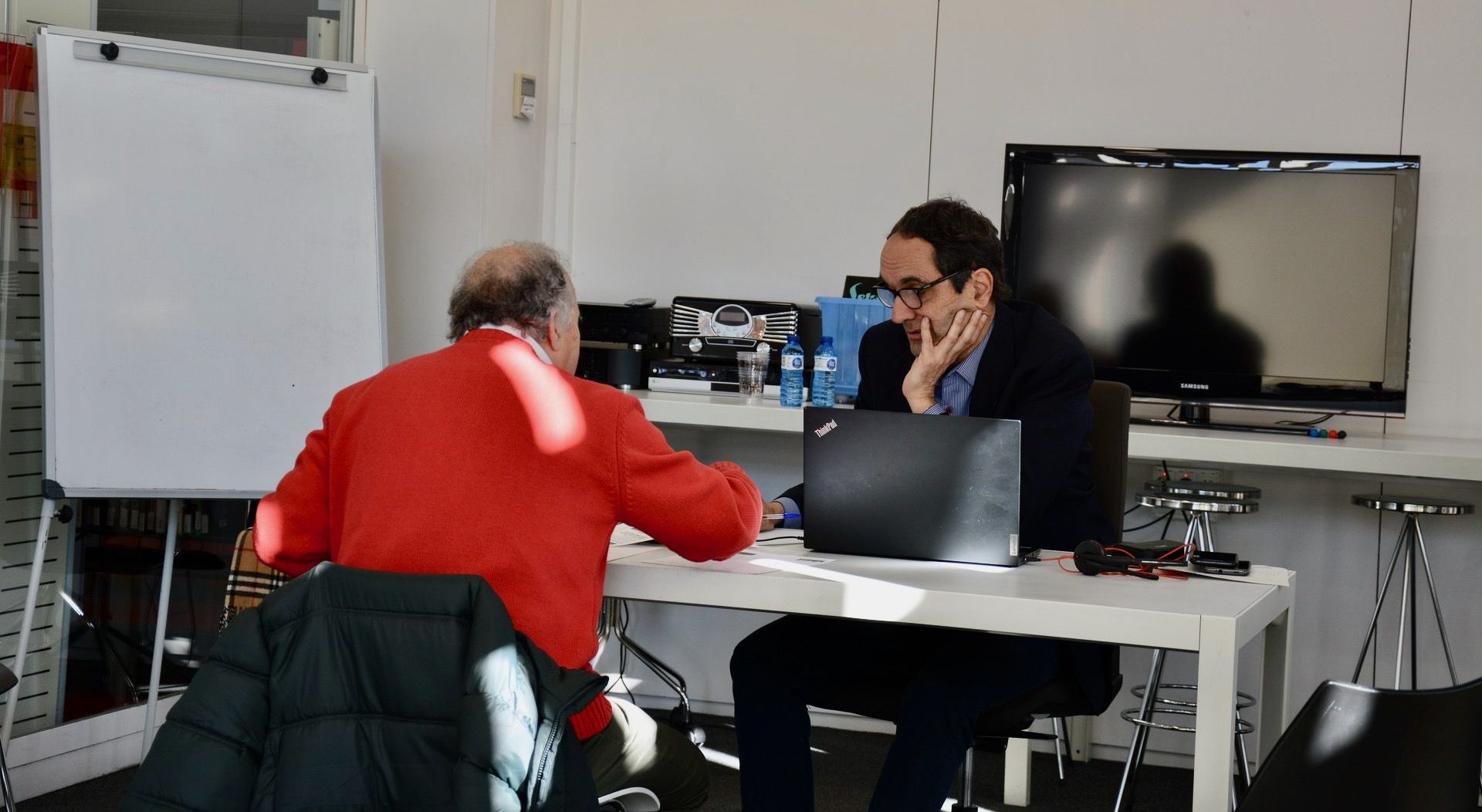 Les cites amb el tècnic de la sindicatura catalana han tingut lloc a la biblioteca Mestre Martí Tauler. FOTO: Ajuntament de Rubí