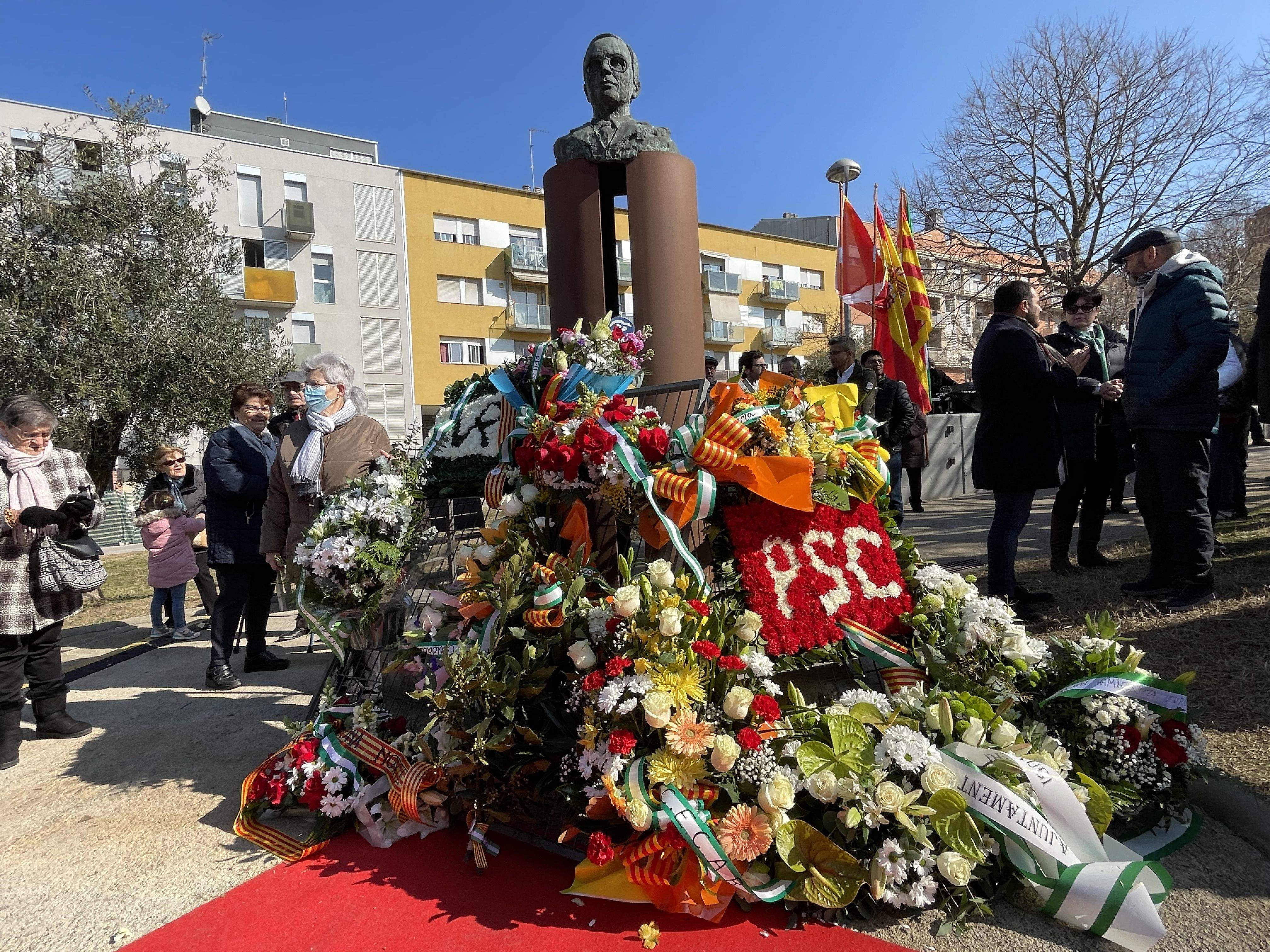 El monument de Blas Infante després de l'ofrena al 2023 durant el dia d'Andalusia. FOTO: Estela Luengo El monument de Blas Infante després de l'ofrena al 2023 durant el dia d'Andalusia. FOTO: Estela Luengo