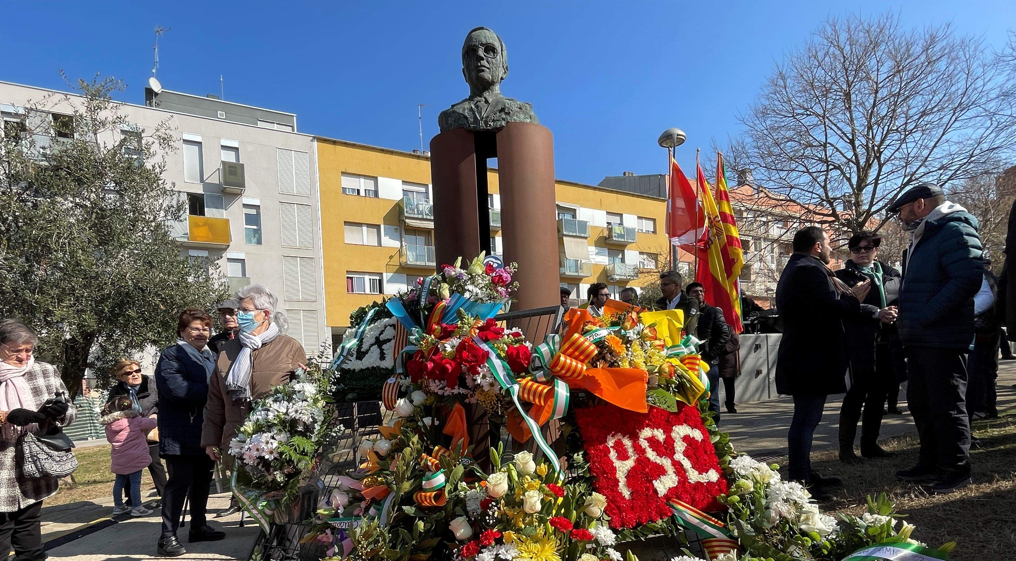 El monument de Blas Infante després de l'ofrena. FOTO: Estela Luengo El monument de Blas Infante després de l'ofrena. FOTO: Estela Luengo
