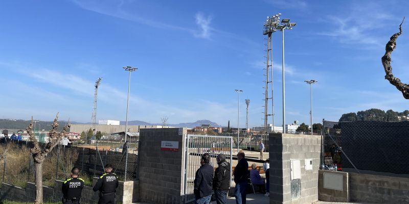  S’han habilitat les instal·lacions del Club Petanca Santa Rosa per acollir els veïns afectats per l'incendi. FOTO: NHS