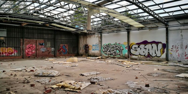 Interior de l'antiga fàbrica Fico Triad abans de derruir-la. FOTO: NHS