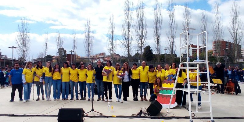 El final de la cantata ha servit per homenatjar dues de les seves creadores: Maria Lladó i Fani Pané. FOTO: Ajuntament de Rubí