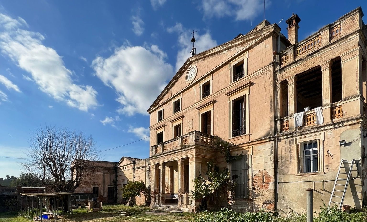 Exterior de la masia de Can Balasc. FOTO: Cedida