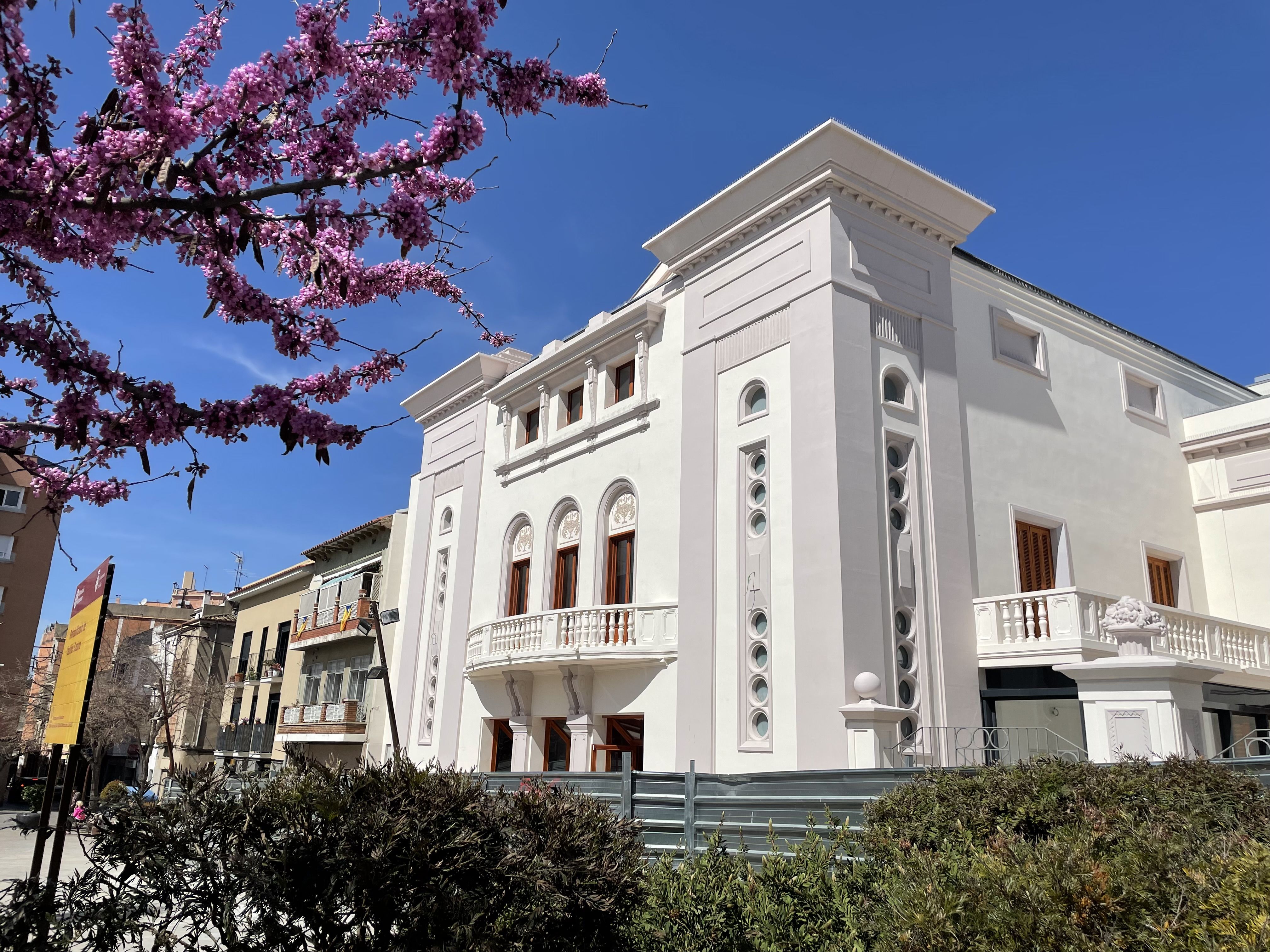 Façana principal del Casino de Rubí, a la plaça Catalunhya. FOTO: NHS