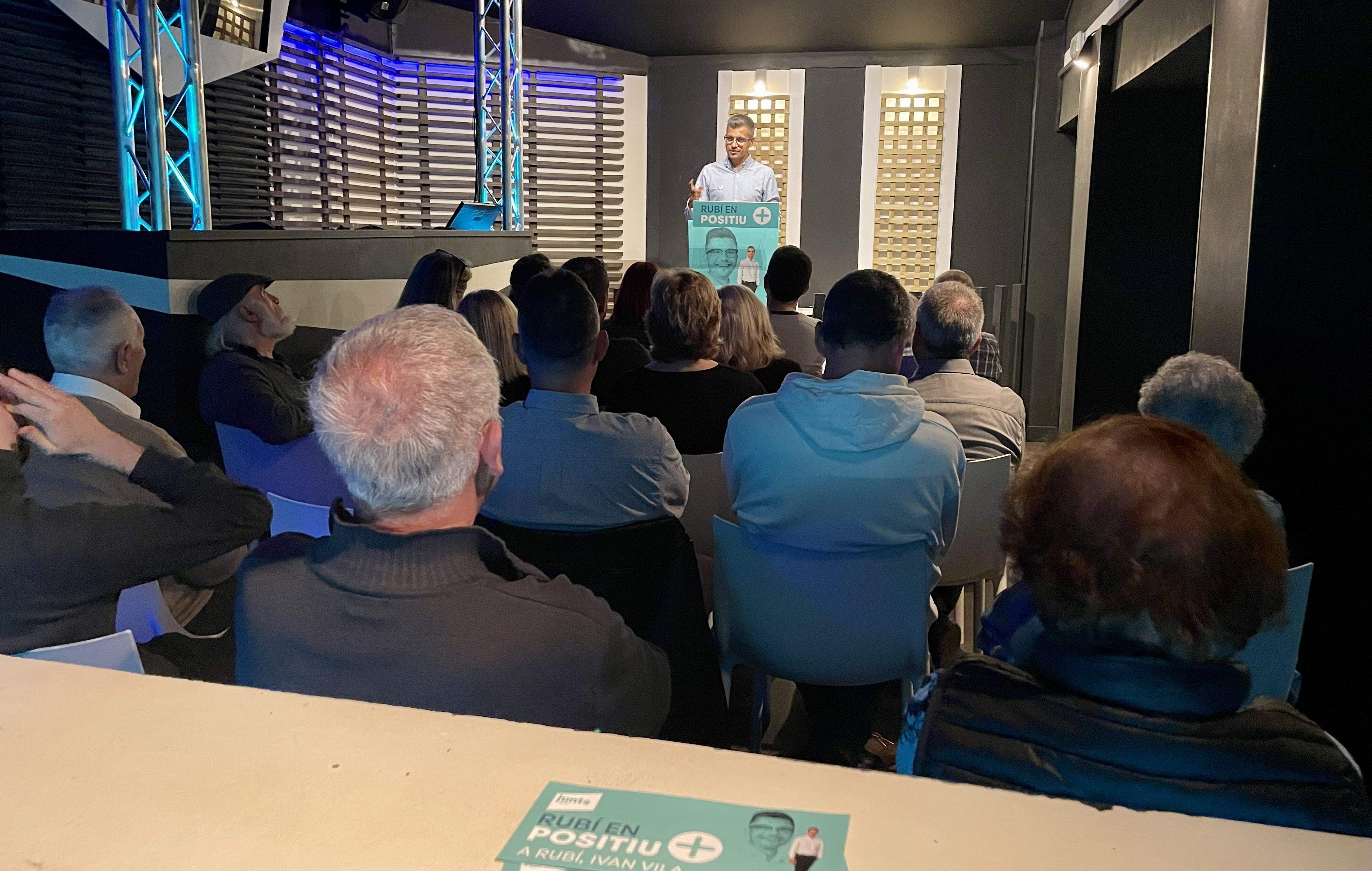 L'assamblea de Junts Rubí ha ratificat aquest dimecres la llista electoral. FOTO: Junts Rubí