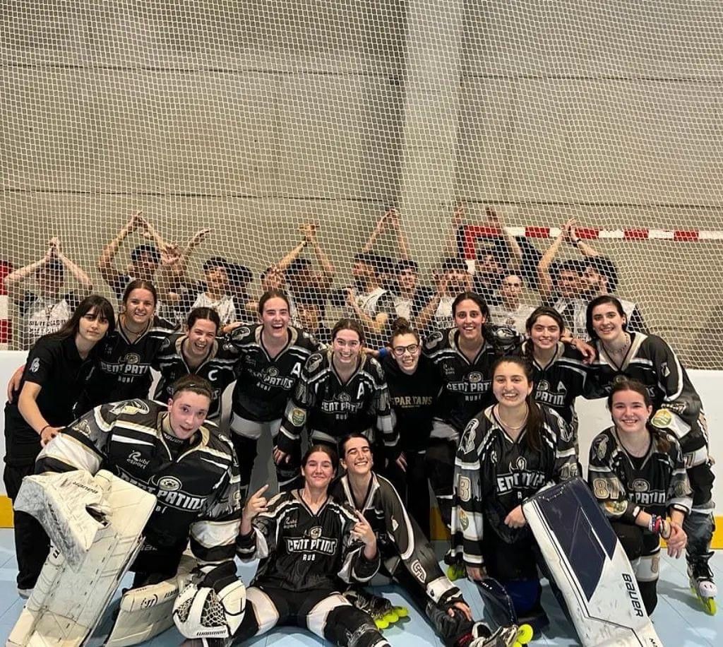 L'equip femení del Cent Patins després de la victòria d'aquest cap de setmana. FOTO: Cent Patins
