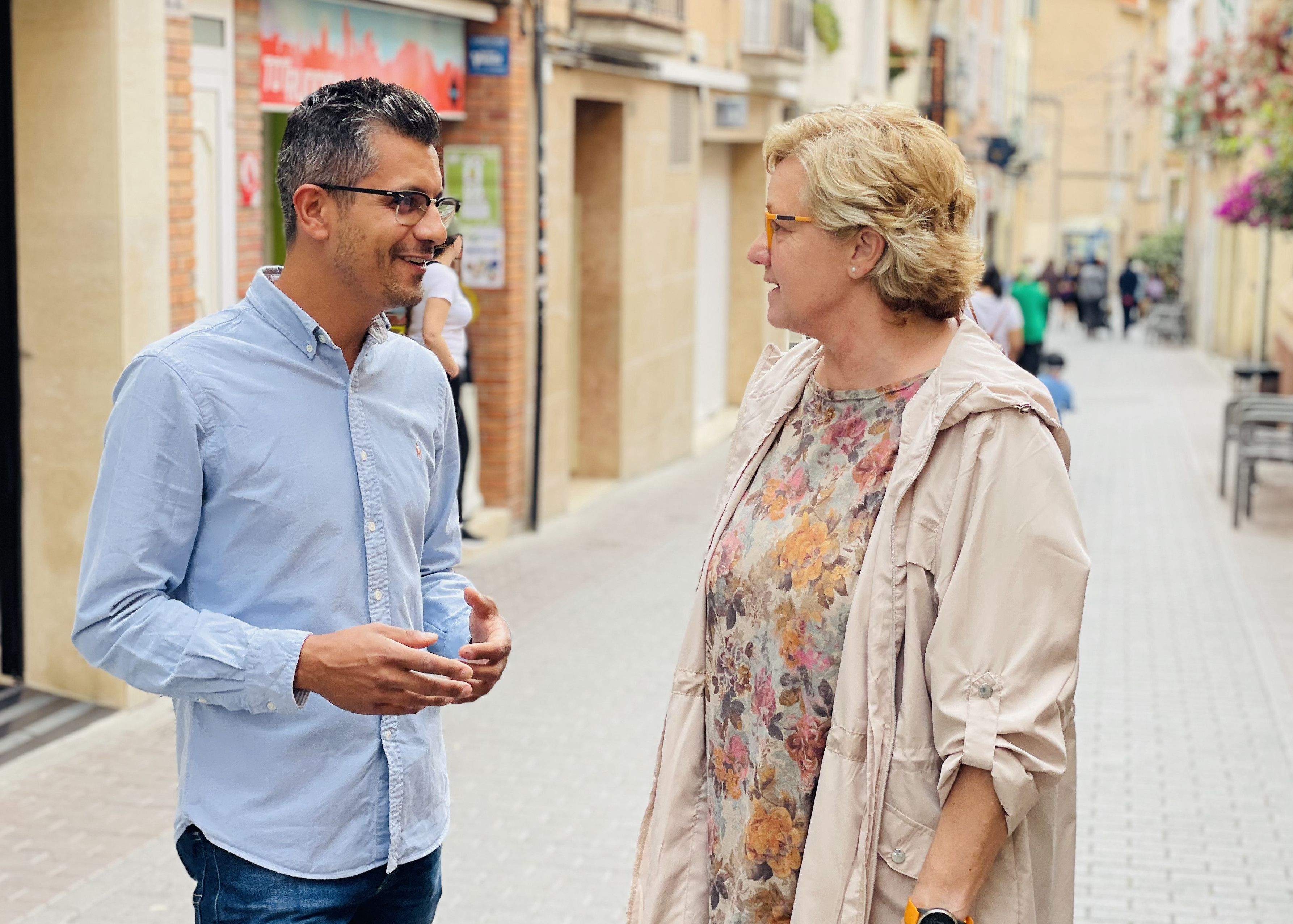 Ivan Vila i Magda Vives parlant de mesures de seguretat. FOTO: Cedida